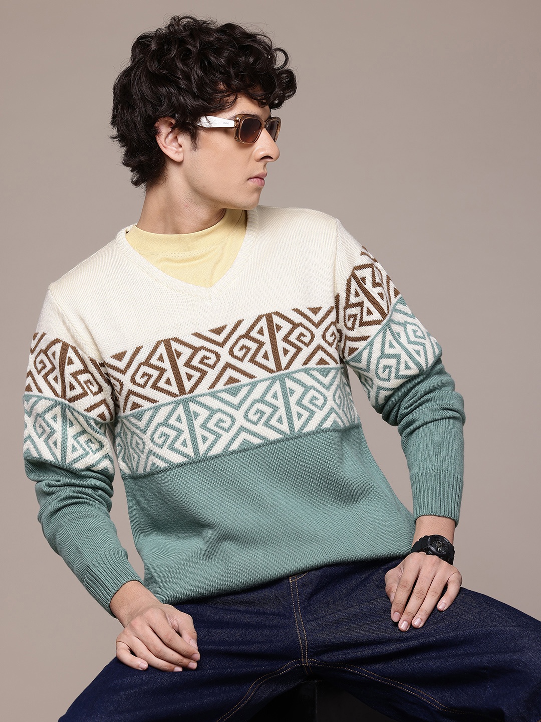 

The Roadster Lifestyle Co. Acrylic Self-Design Colourblocked Pullover, Blue