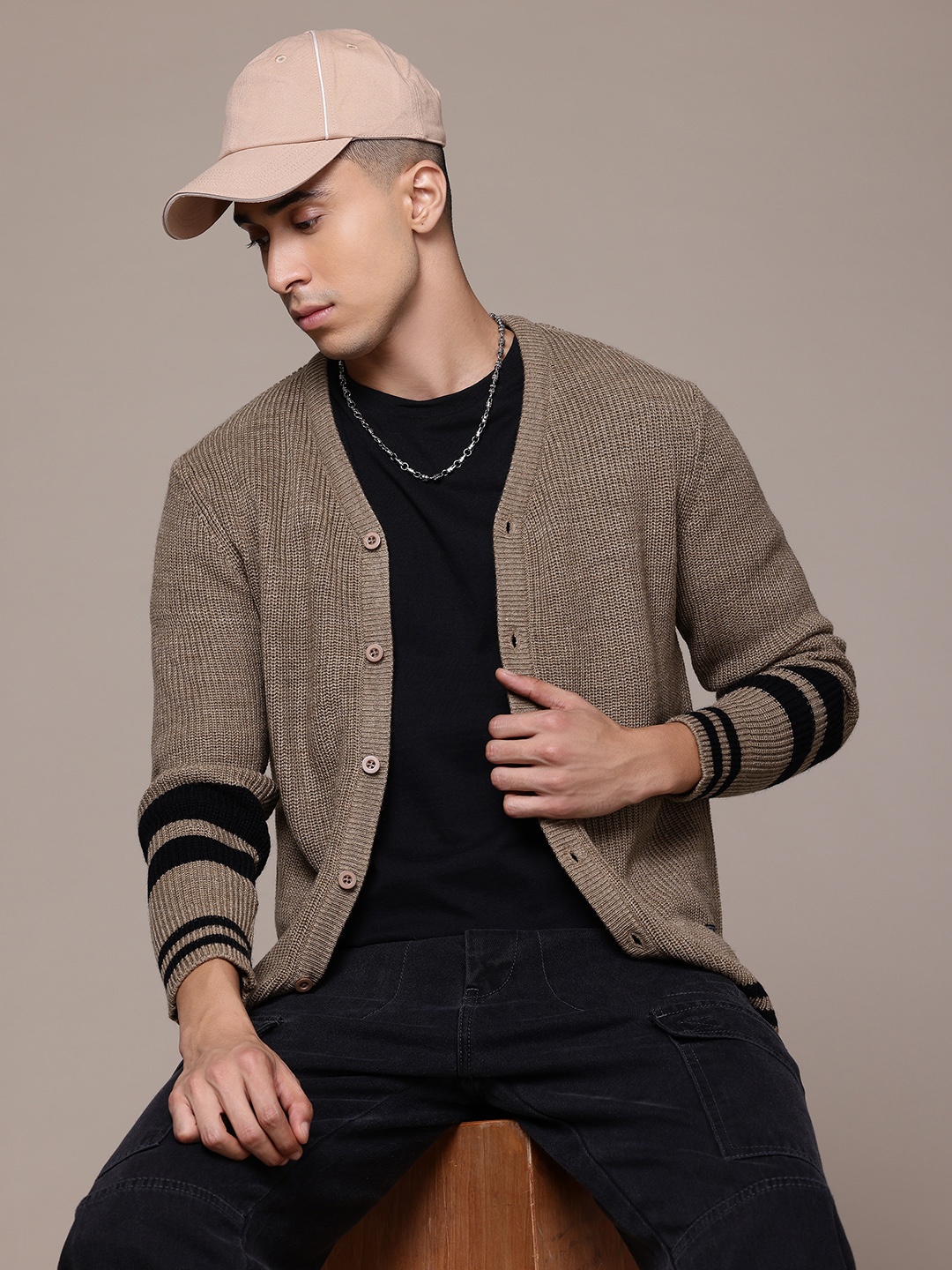 

The Roadster Lifestyle Co. V-Neck Cardigan, Brown