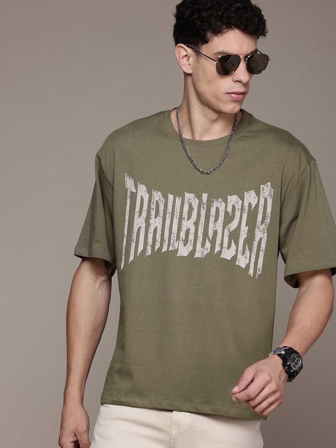 

Roadster Men Typography Printed Pure Cotton T-shirt, Green