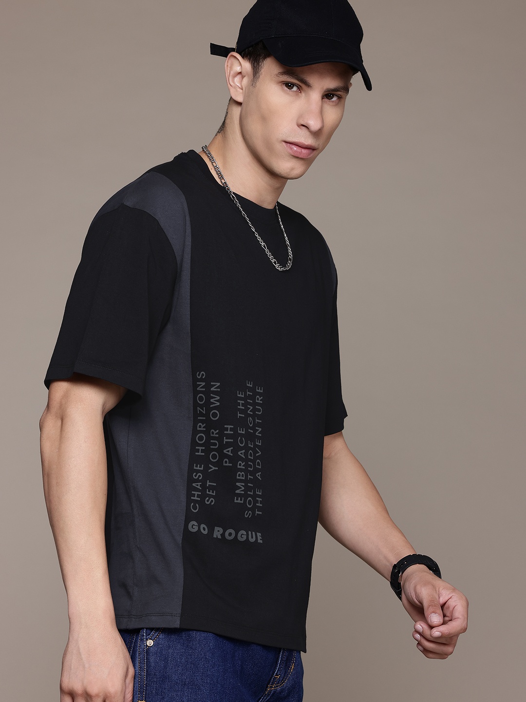 

Roadster Men Typography Printed Pure Cotton T-shirt, Black
