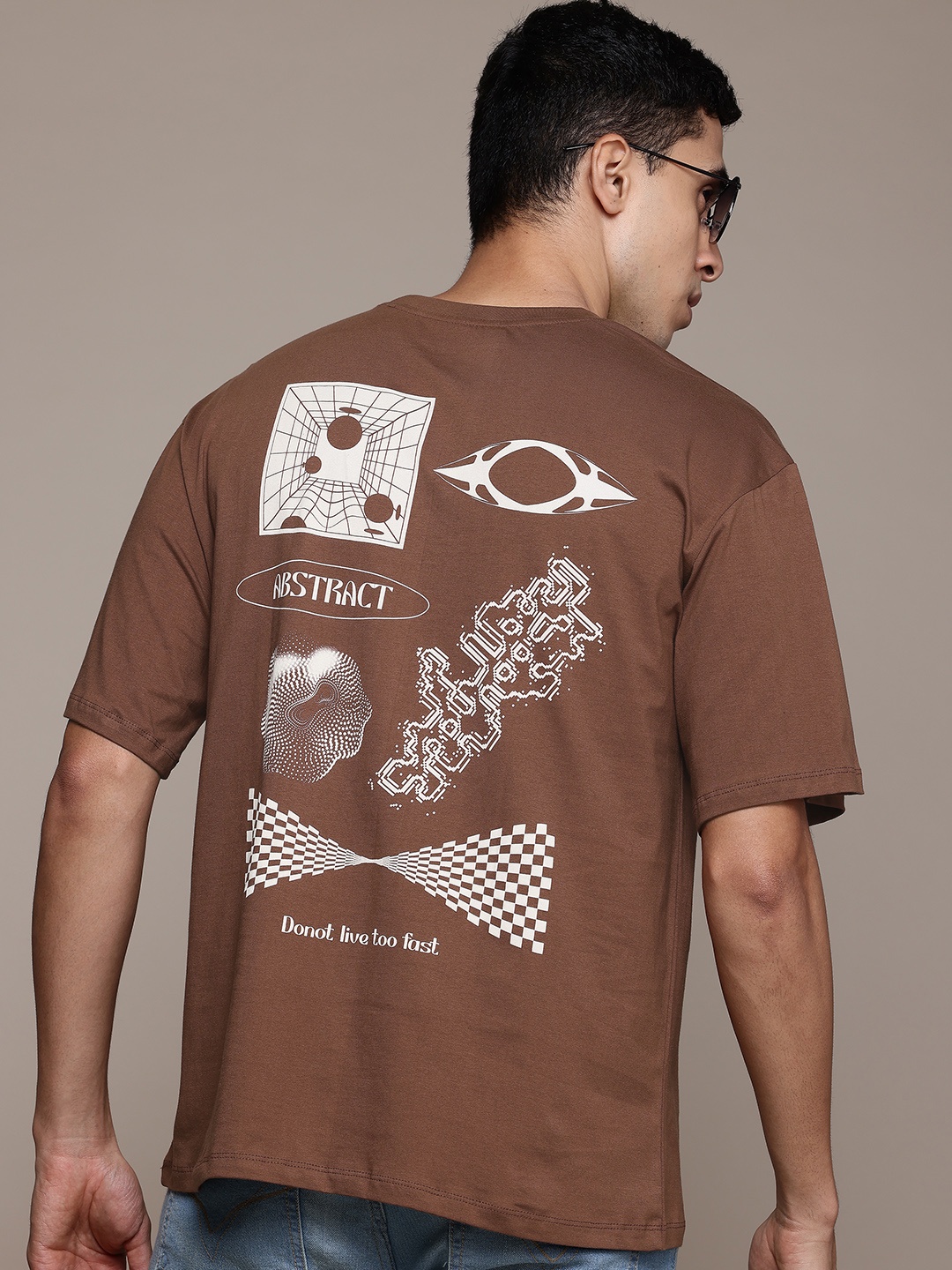

The Roadster Lifestyle Co. Men Printed Relaxed Fit Pure Cotton T-shirt, Brown