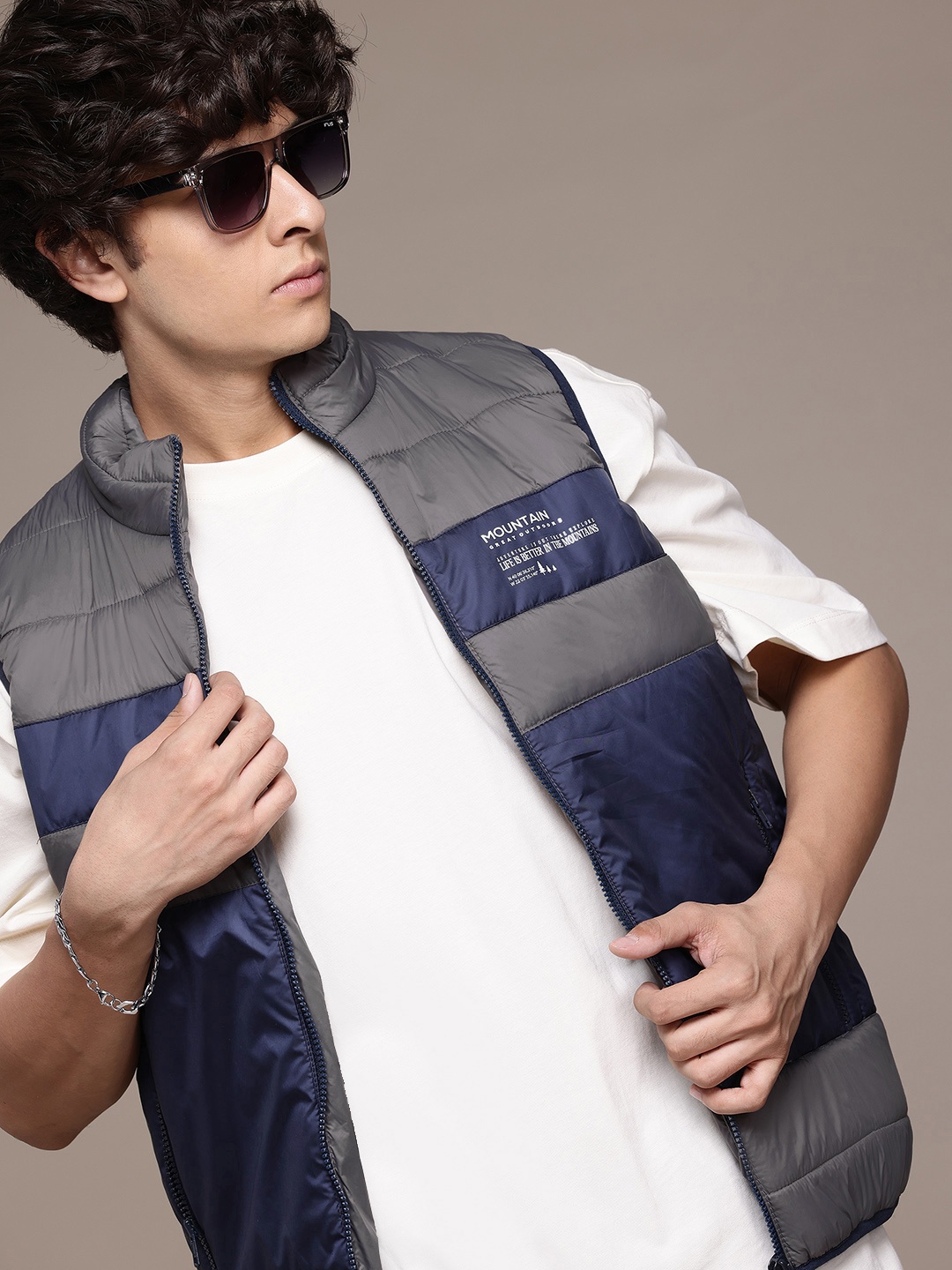 

Roadster The Lifestyle Co. Colourblocked Gilet Padded Jacket, Grey