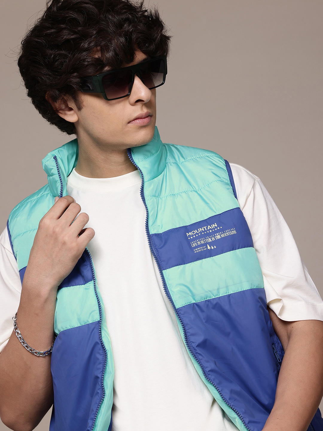 

Roadster The Lifestyle Co. Colourblocked Gilet Padded Jacket, Blue