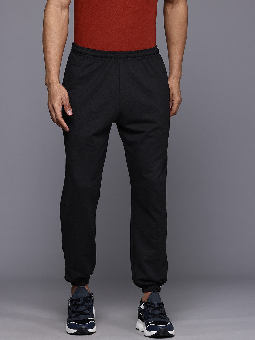 

HRX by Hrithik Roshan Men Lifestyle Joggers, Black