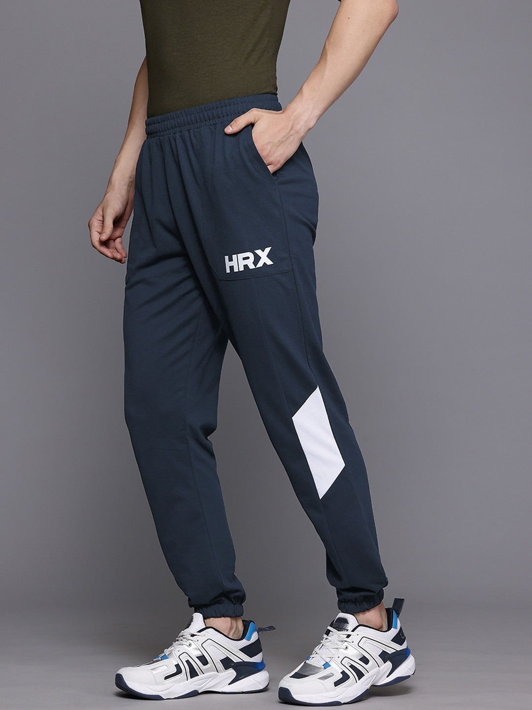 

HRX by Hrithik Roshan Men Regular Fit Joggers, Navy blue