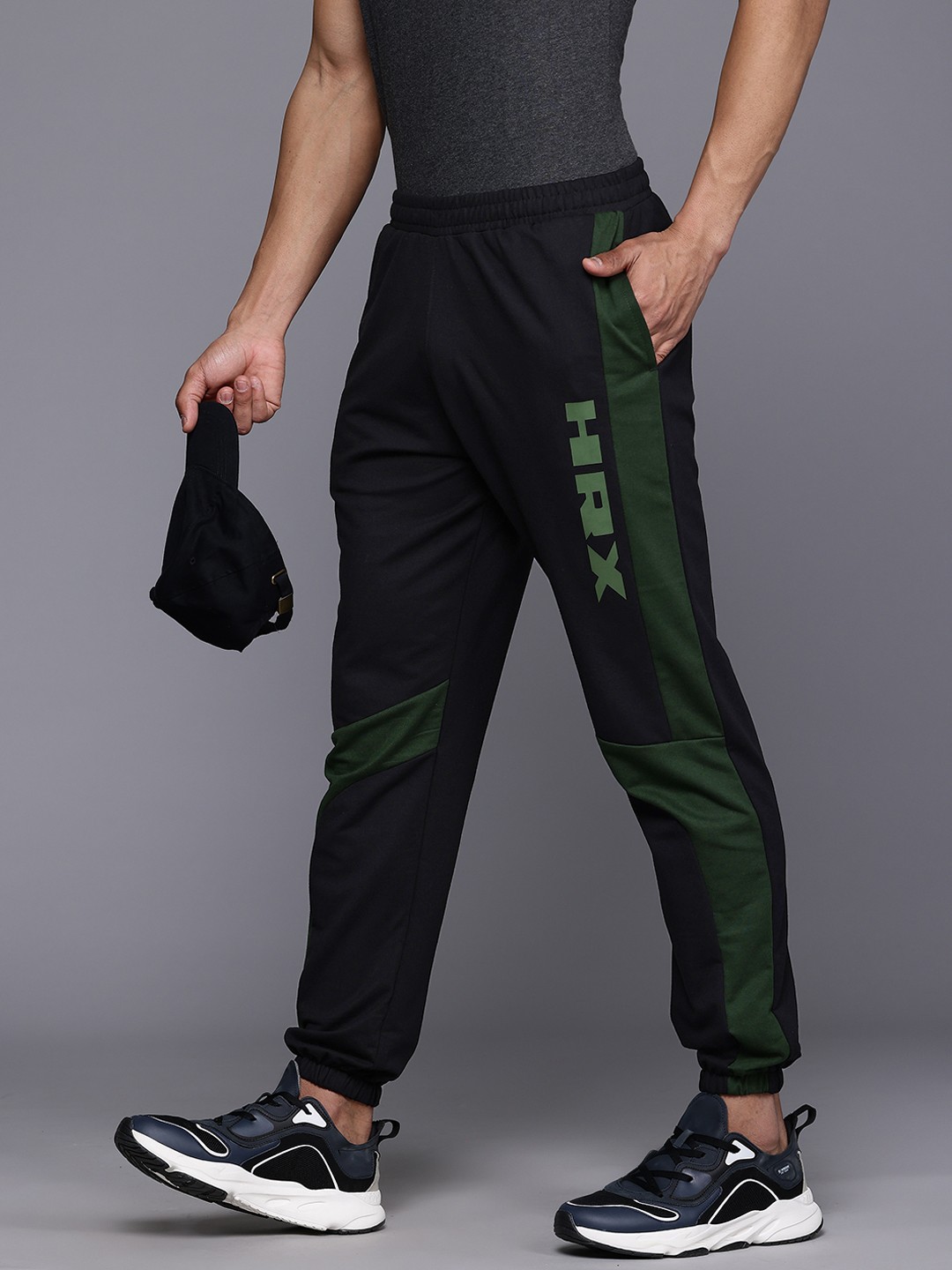 

HRX by Hrithik Roshan Men Lifestyle Joggers, Black
