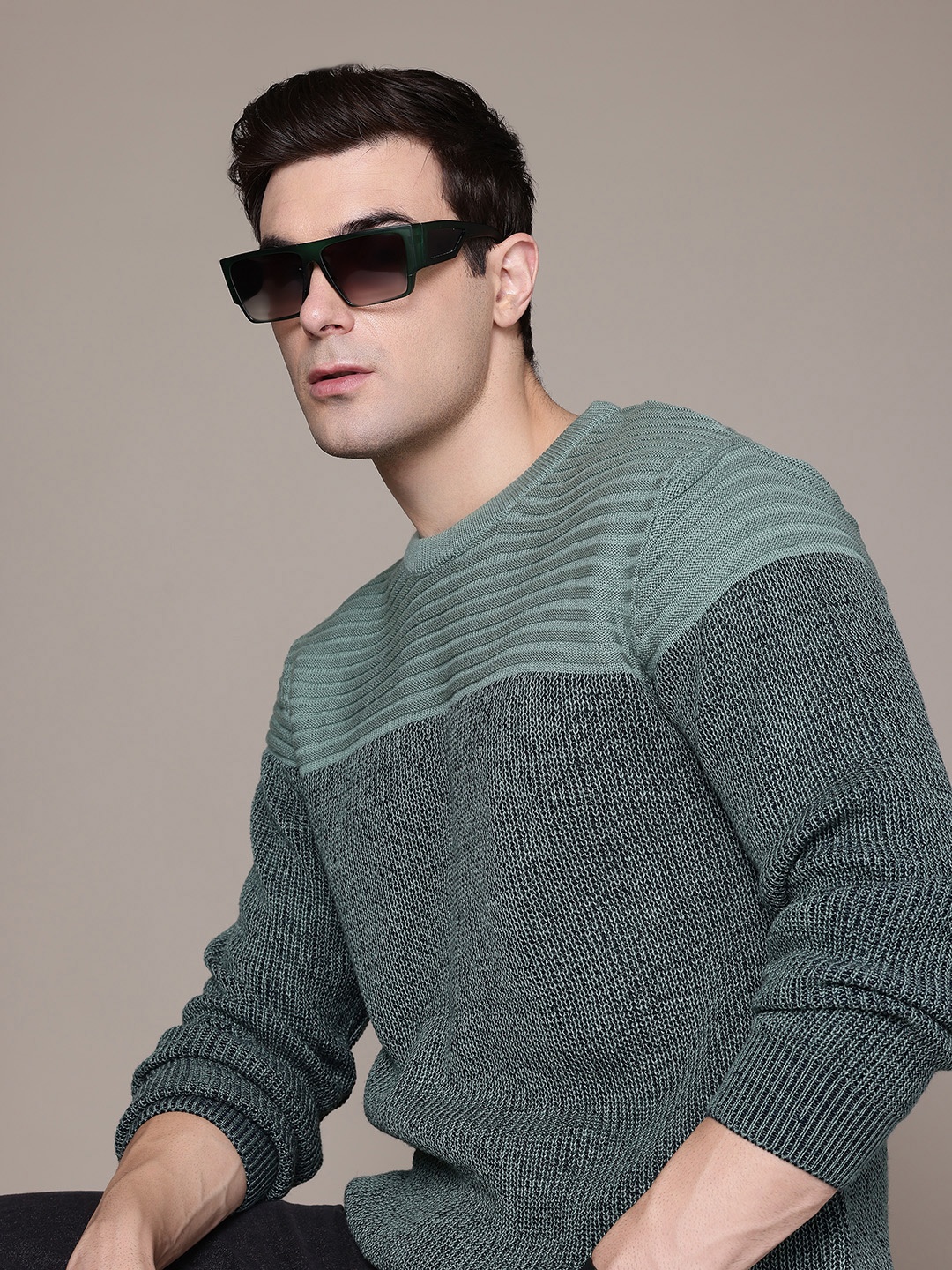 

The Roadster Lifestyle Co. Men Colourblocked Acrylic Pullover, Green