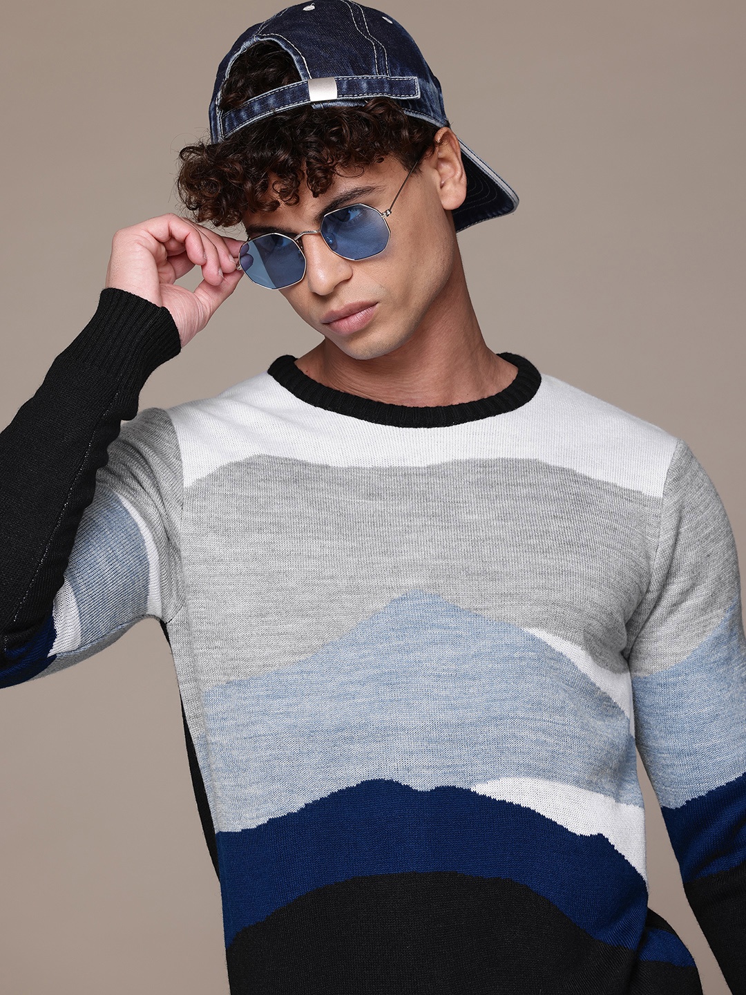 

The Roadster Lifestyle Co. Abstract Design Round Neck Pullover, Black