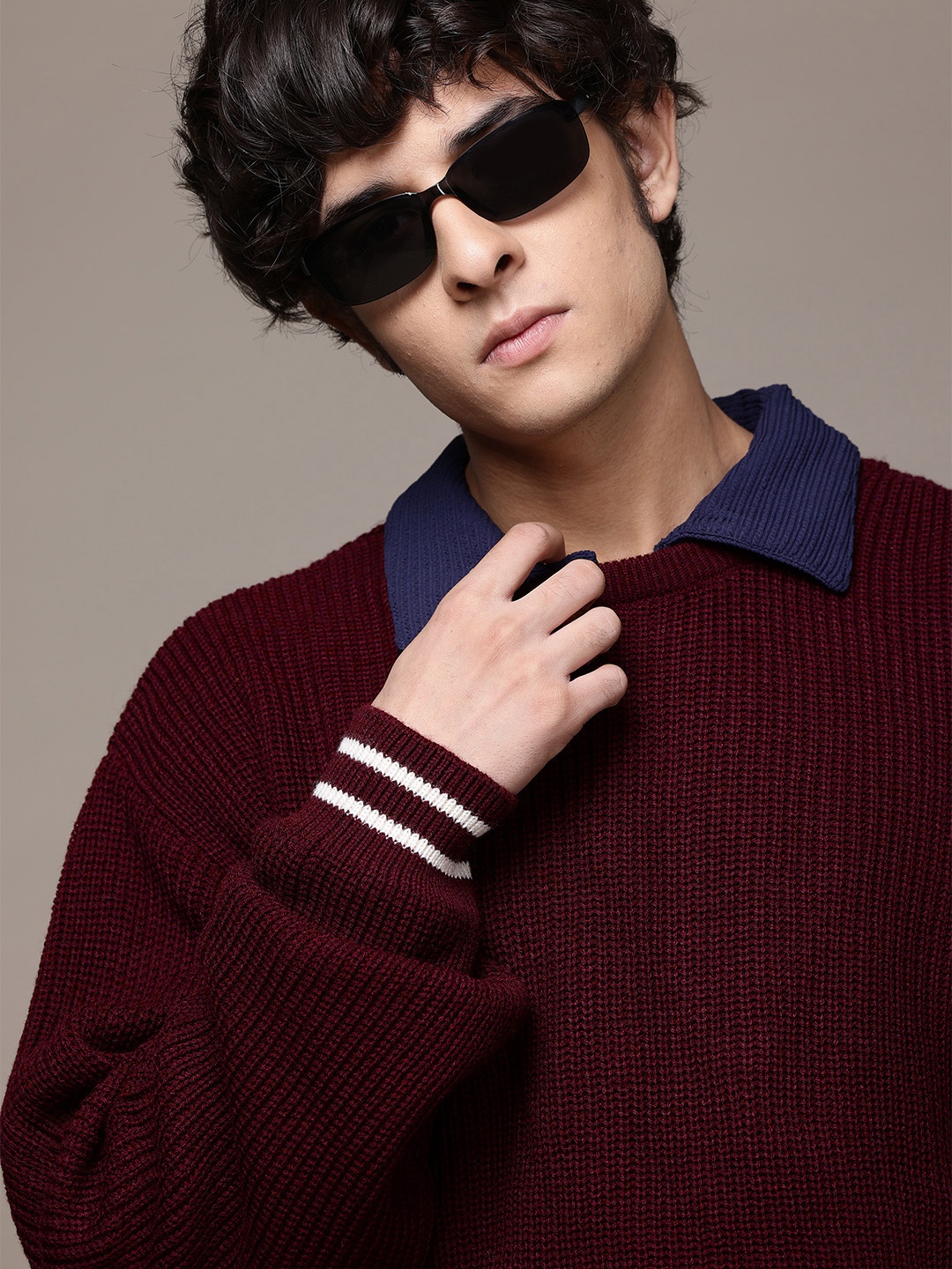 

The Roadster Lifestyle Co. Round Neck Stripe Hem Pullover, Maroon