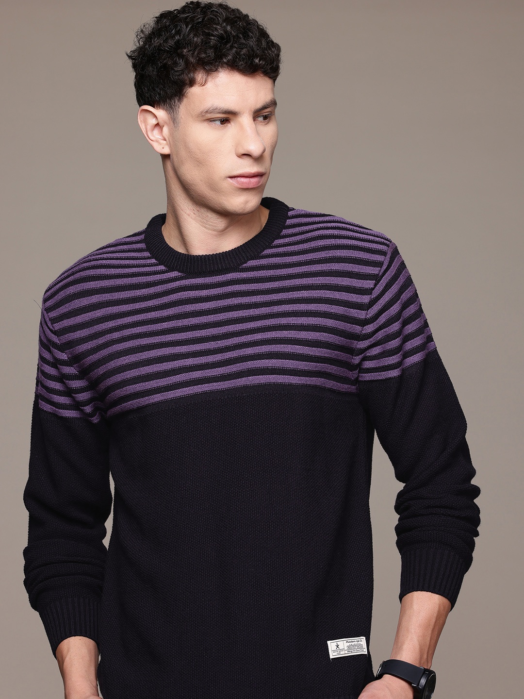 

The Roadster Lifestyle Co. Self-Striped Pullover, Black