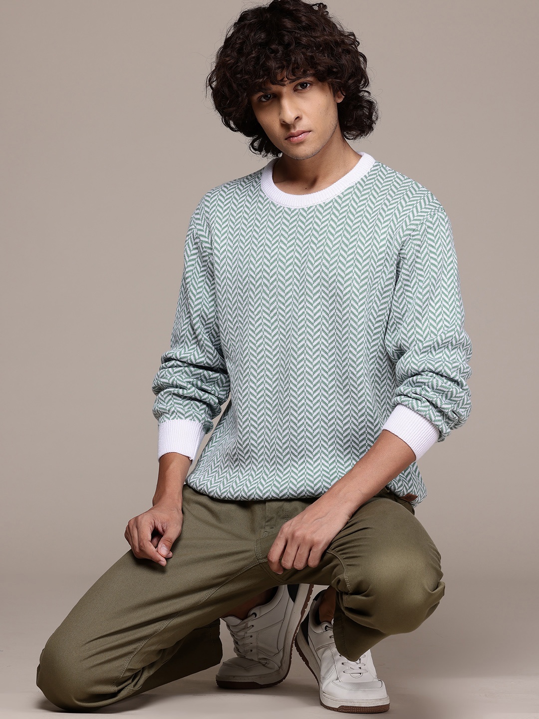 

The Roadster Lifestyle Co. Men Self Design Acrylic Pullover, Green