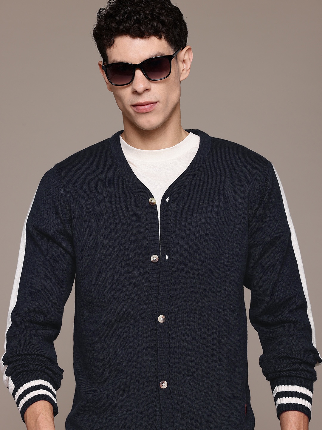 

The Roadster Lifestyle Co. V-Neck Cardigan, Navy blue