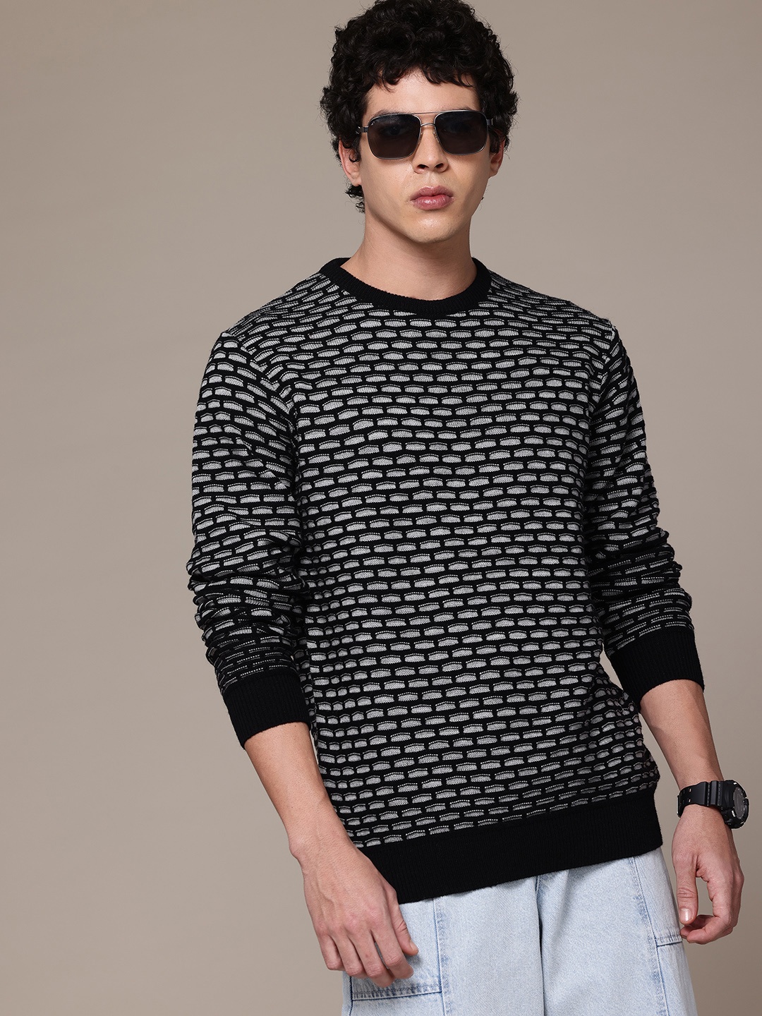 

Roadster The Lifestyle Co Acrylic Self-Design Pullover, Black