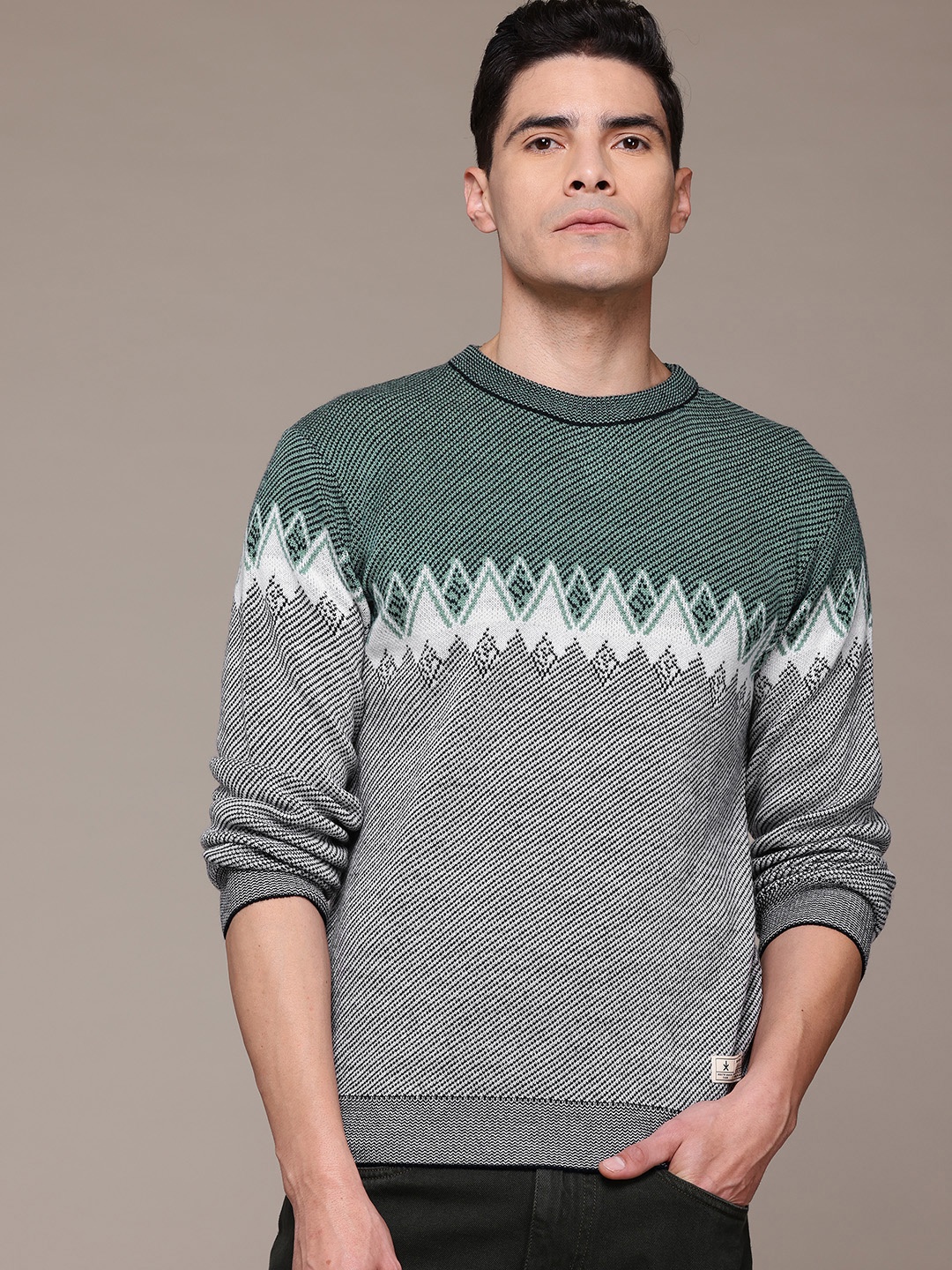 

The Roadster Lifestyle Co. Geometric Self Design Sweater, Green