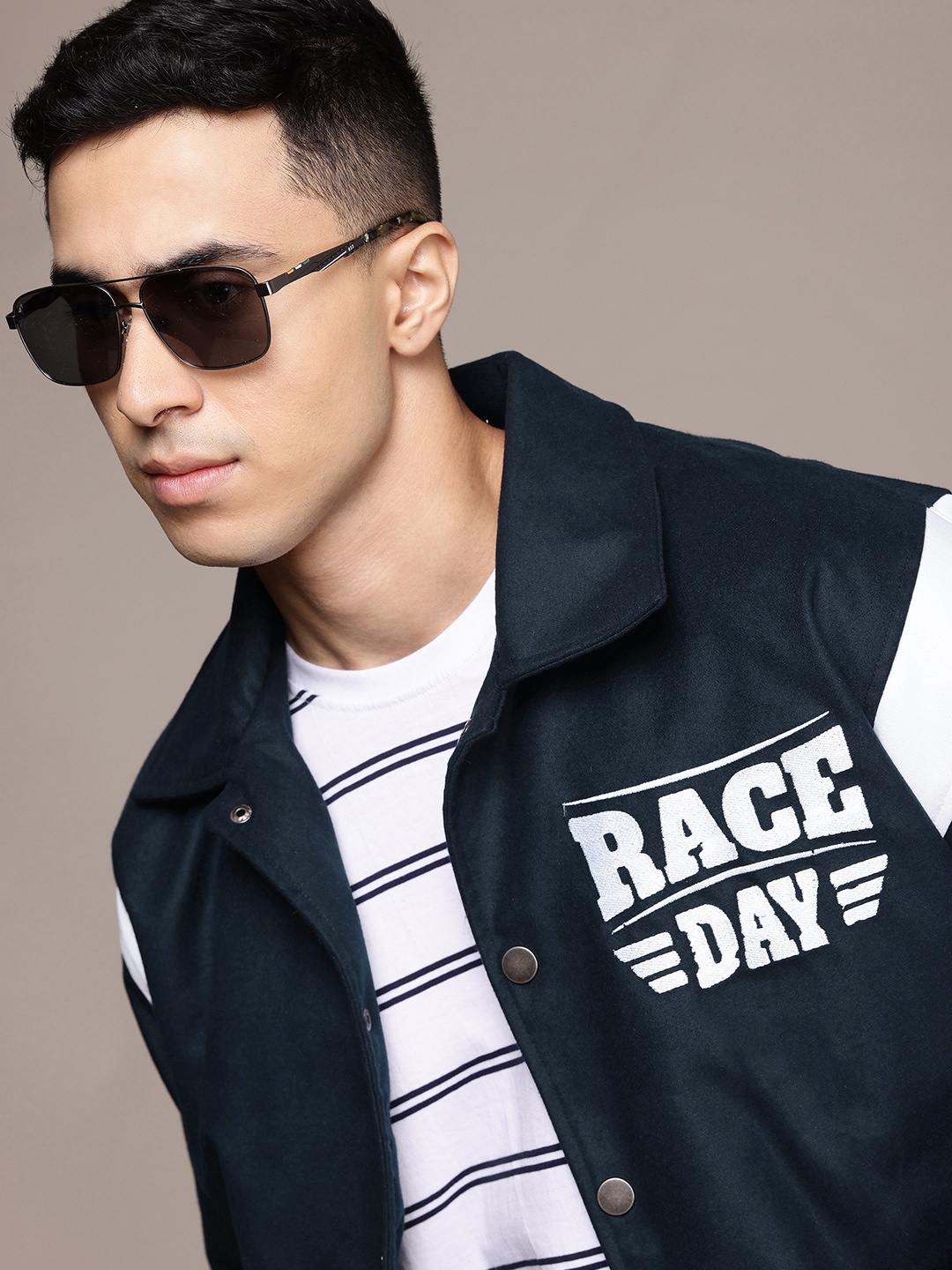 

The Roadster Lifestyle Co. Embroidered Tailored Jacket, Navy blue