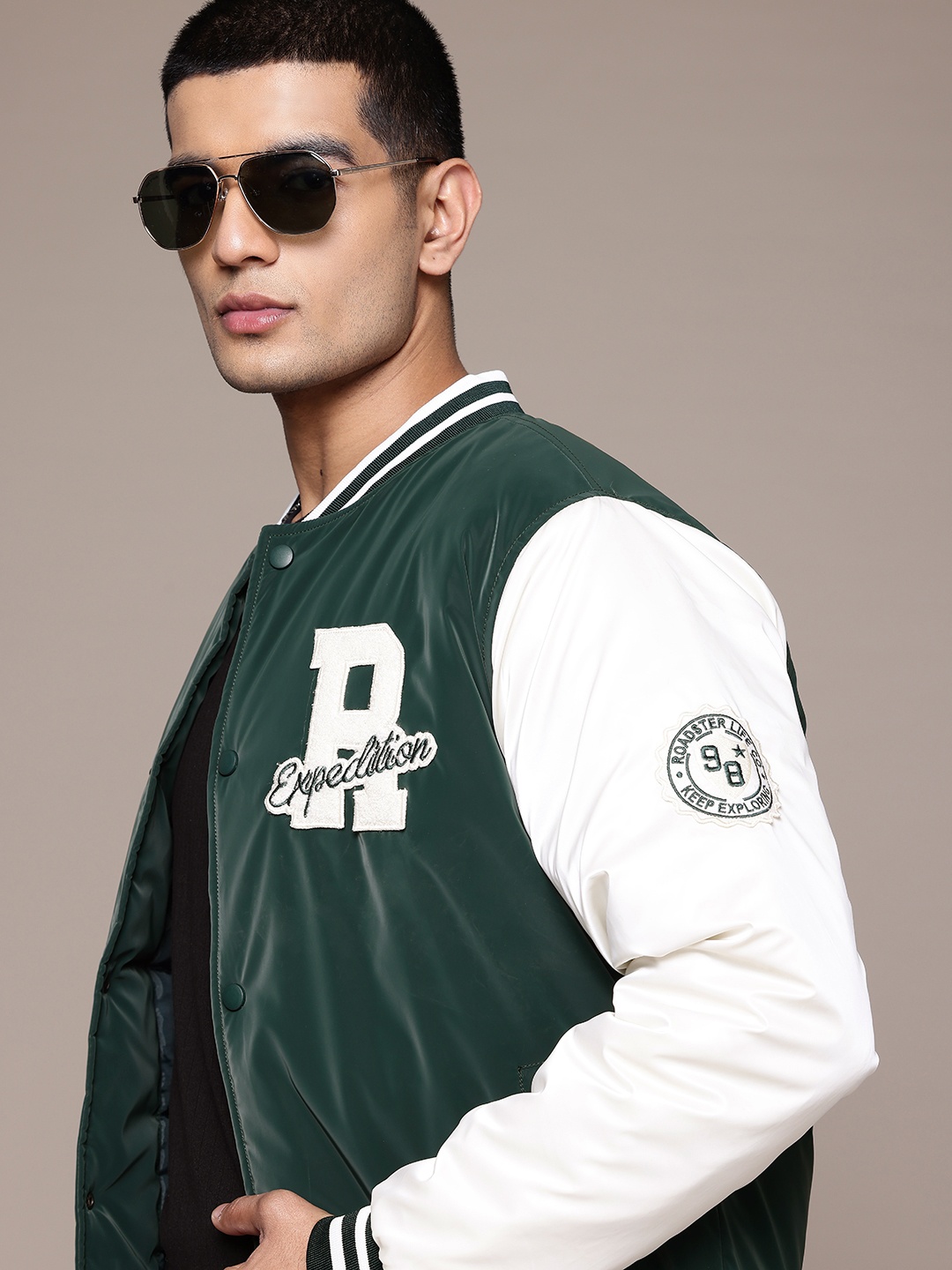 

The Roadster Lifestyle Co. Brand Logo Applique Detailed Bomber Jacket, Green