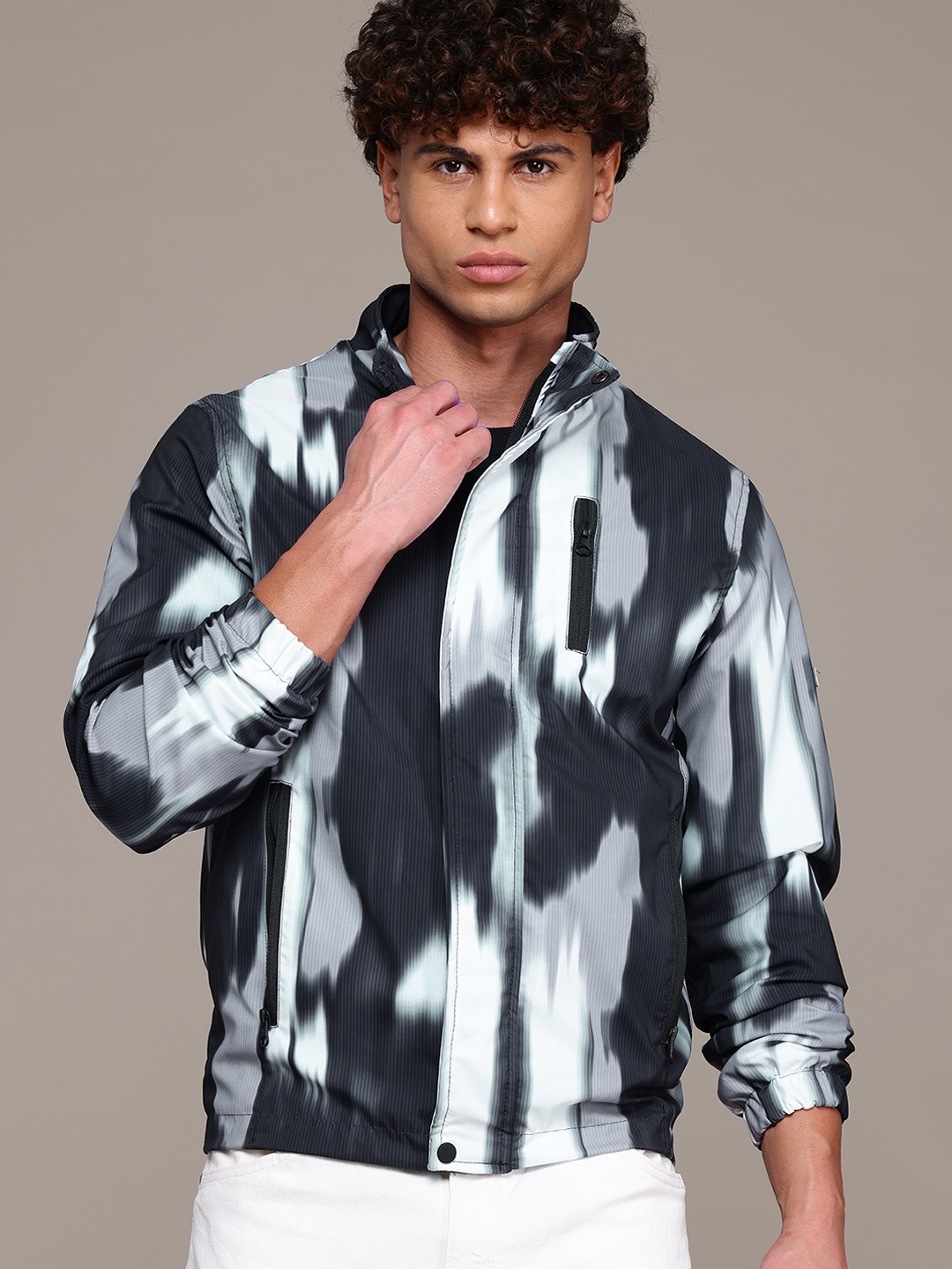 

The Roadster Lifestyle Co. Abstract Tailored Jacket, Black