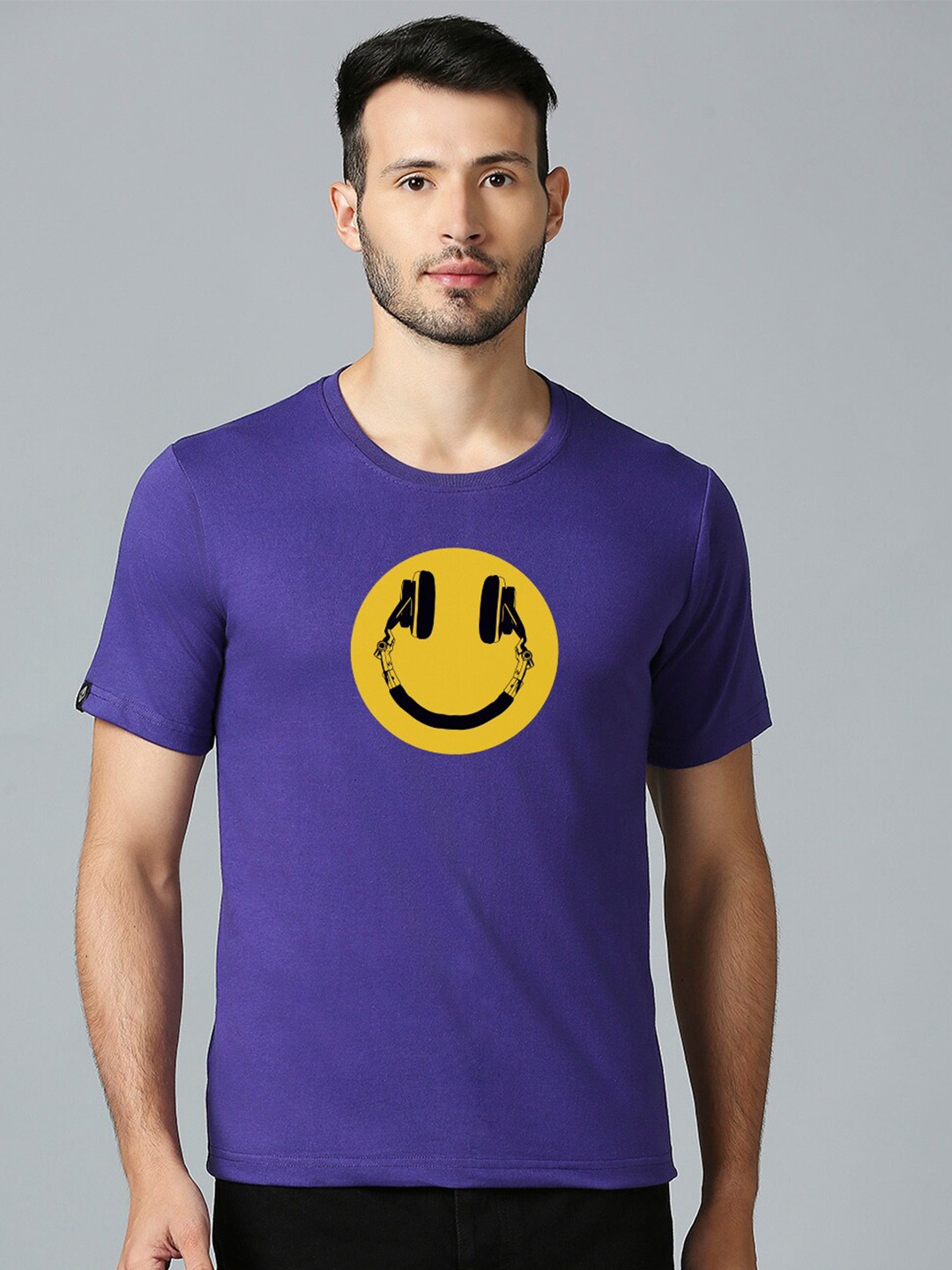 

MOD ECRU Unisex Pockets T-shirt, Purple