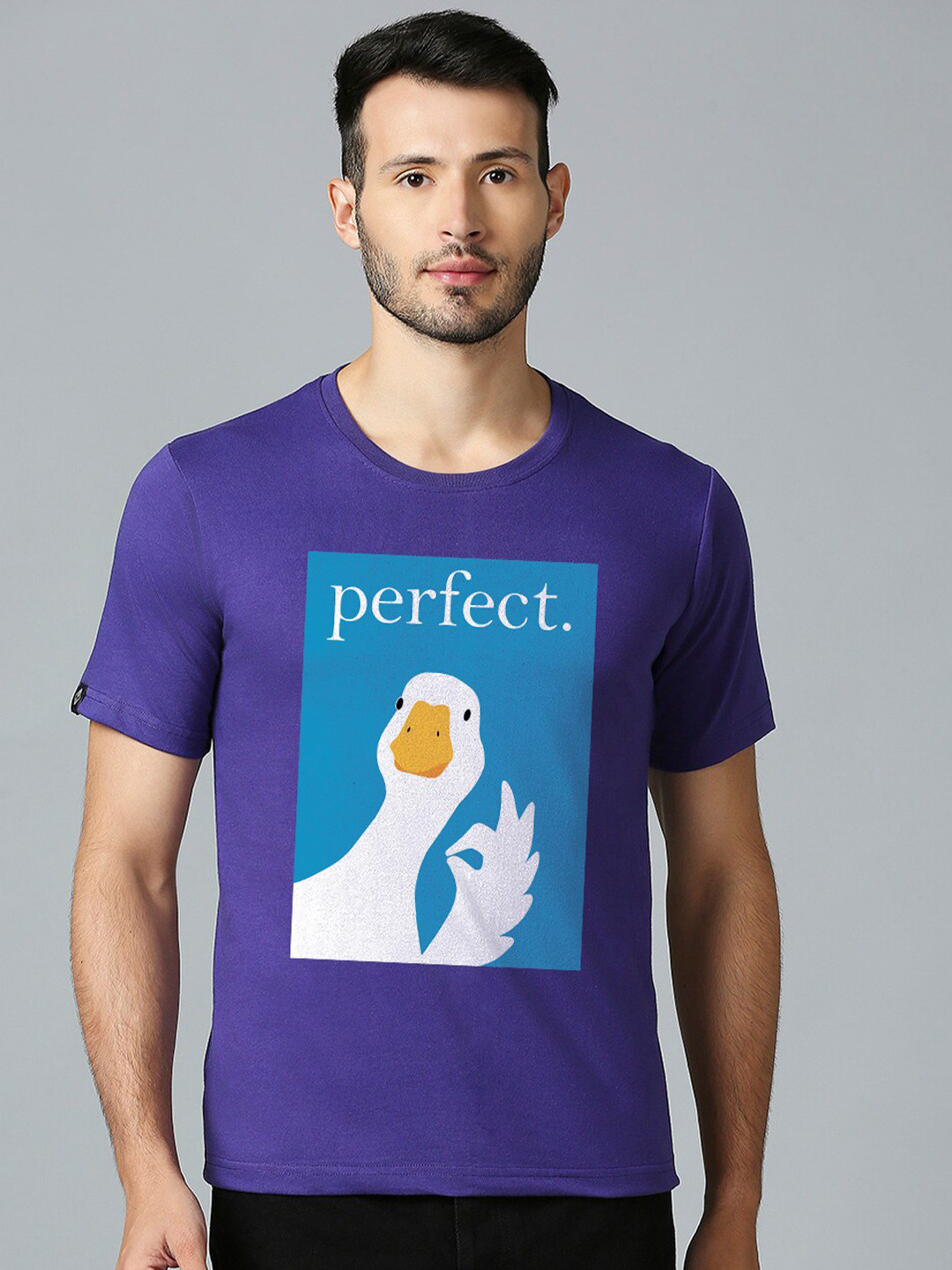 

MOD ECRU Unisex Pockets T-shirt, Purple