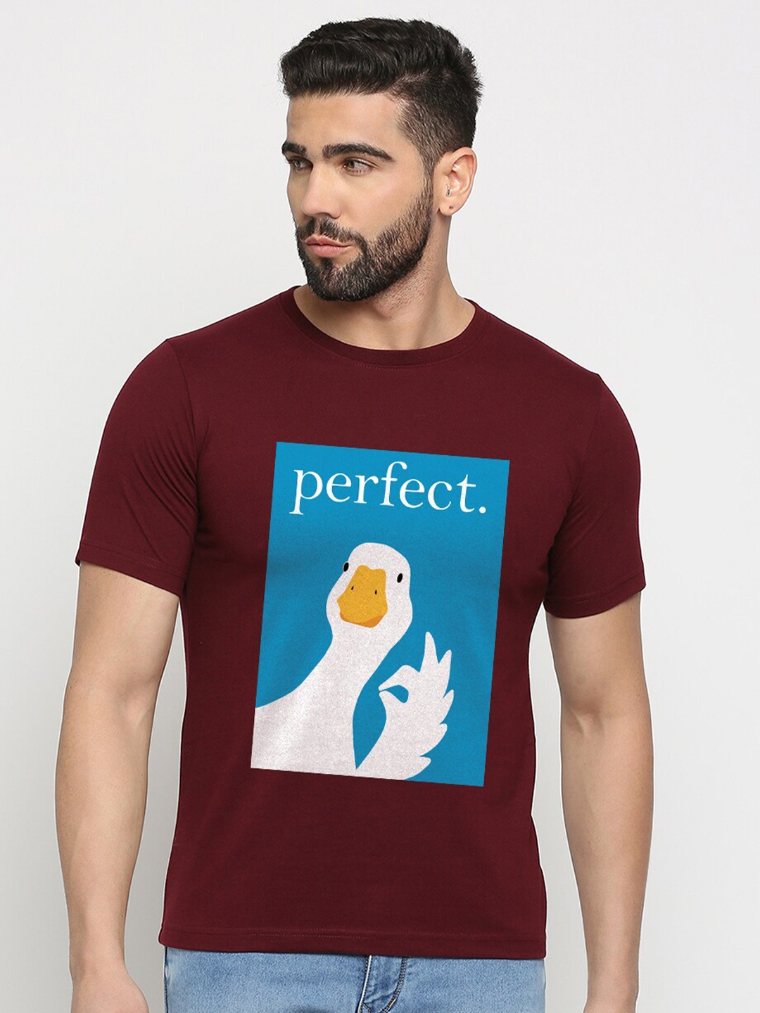 

MOD ECRU Unisex Printed V-Neck Applique T-shirt, Maroon