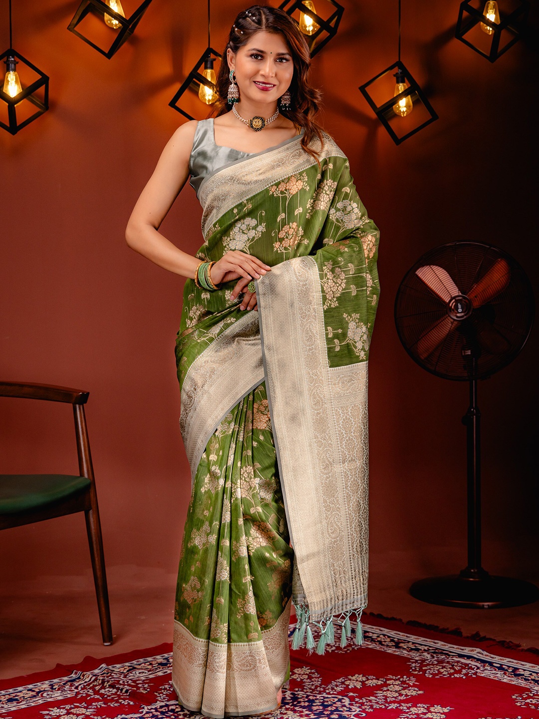 

MIMOSA Floral Zari Art Silk Kanjeevaram Saree, Olive
