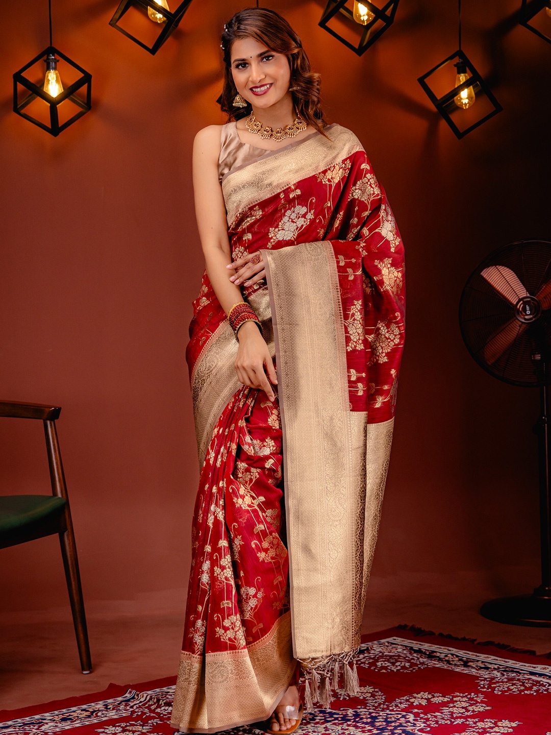 

MIMOSA Floral Zari Art Silk Kanjeevaram Saree, Maroon