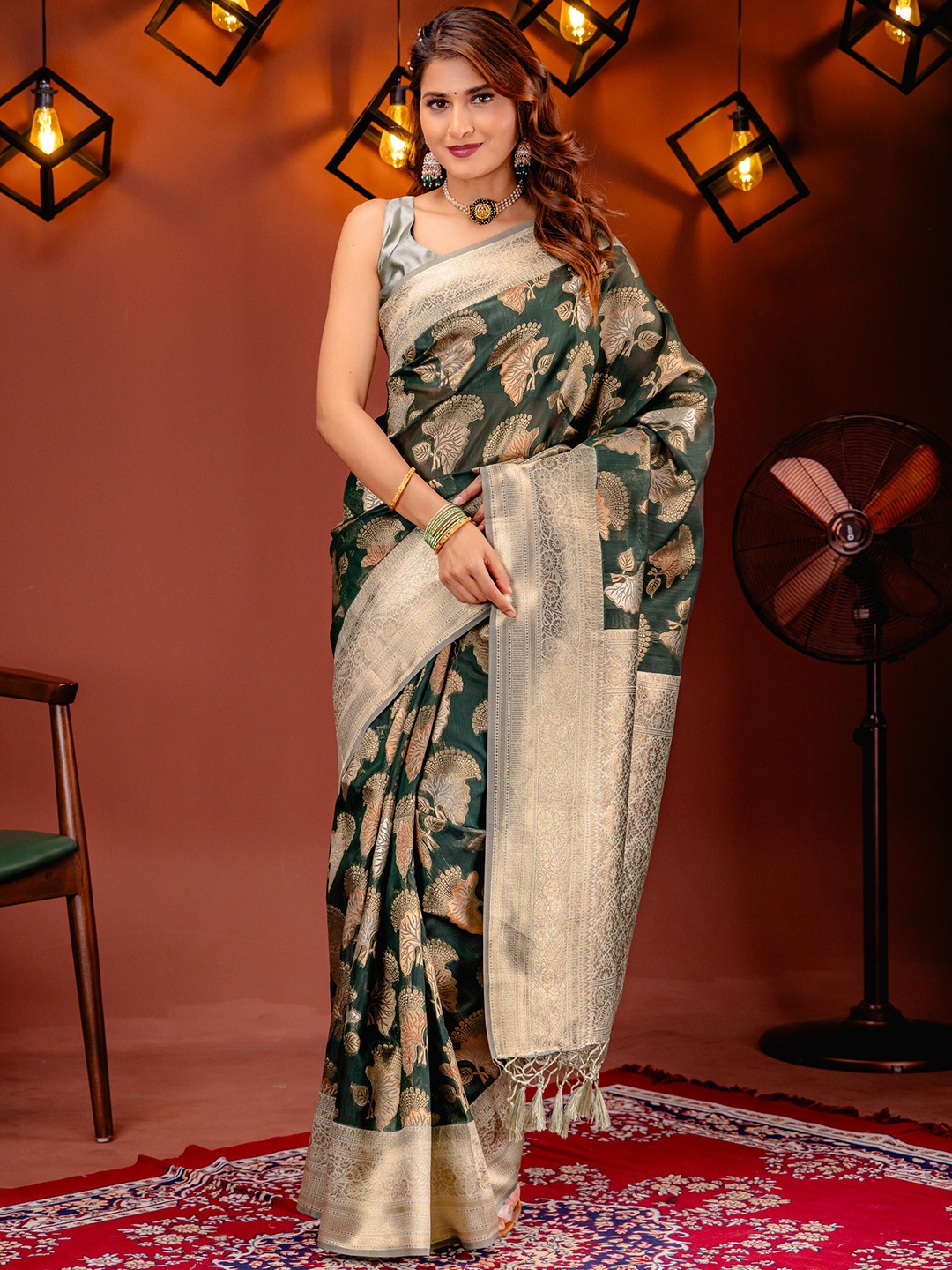 

MIMOSA Floral Woven Design Zari Kanjeevaram Saree, Green