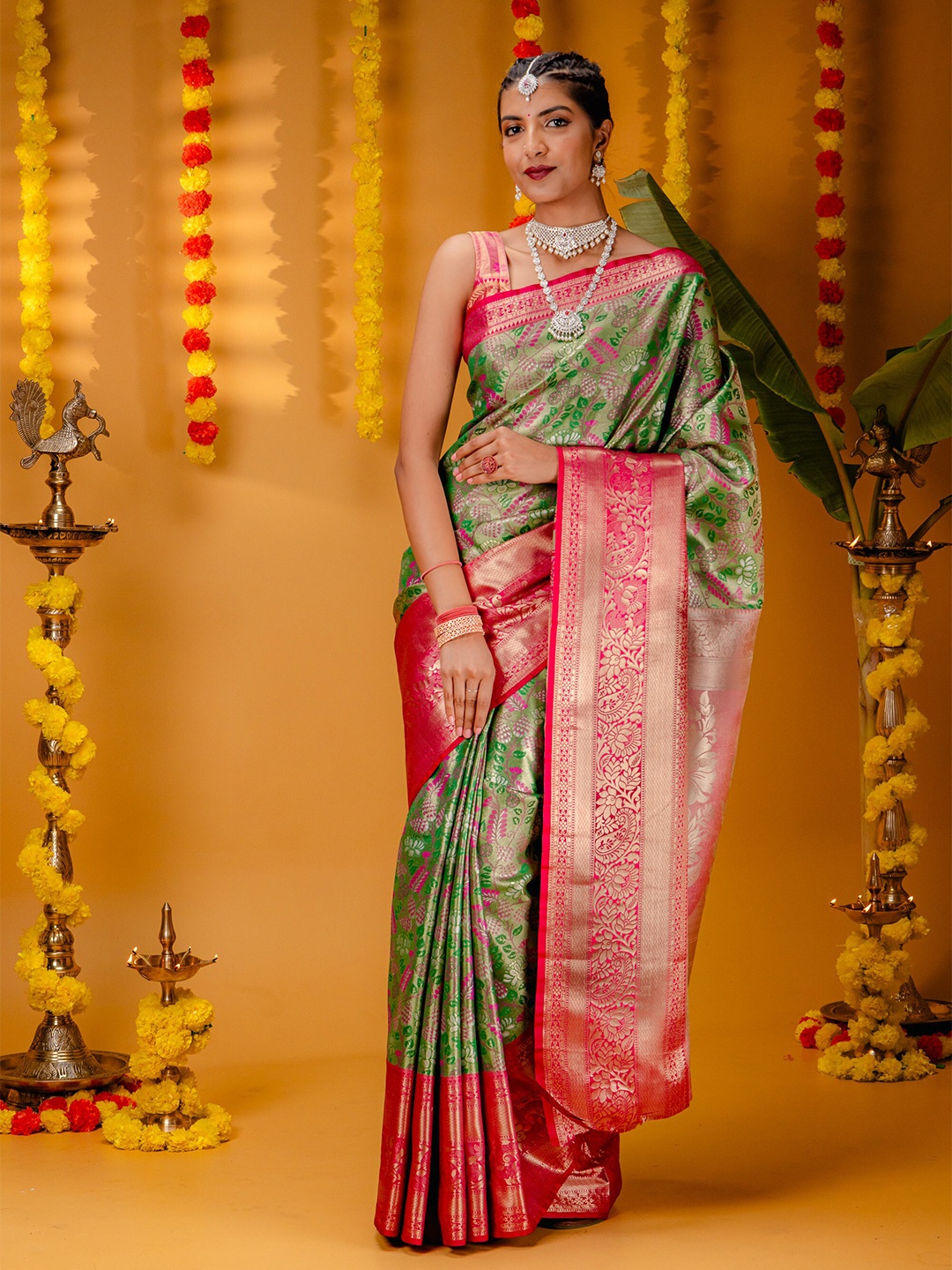 

MIMOSA Ethnic Motifs Zari Art Silk Kanjeevaram Saree, Green