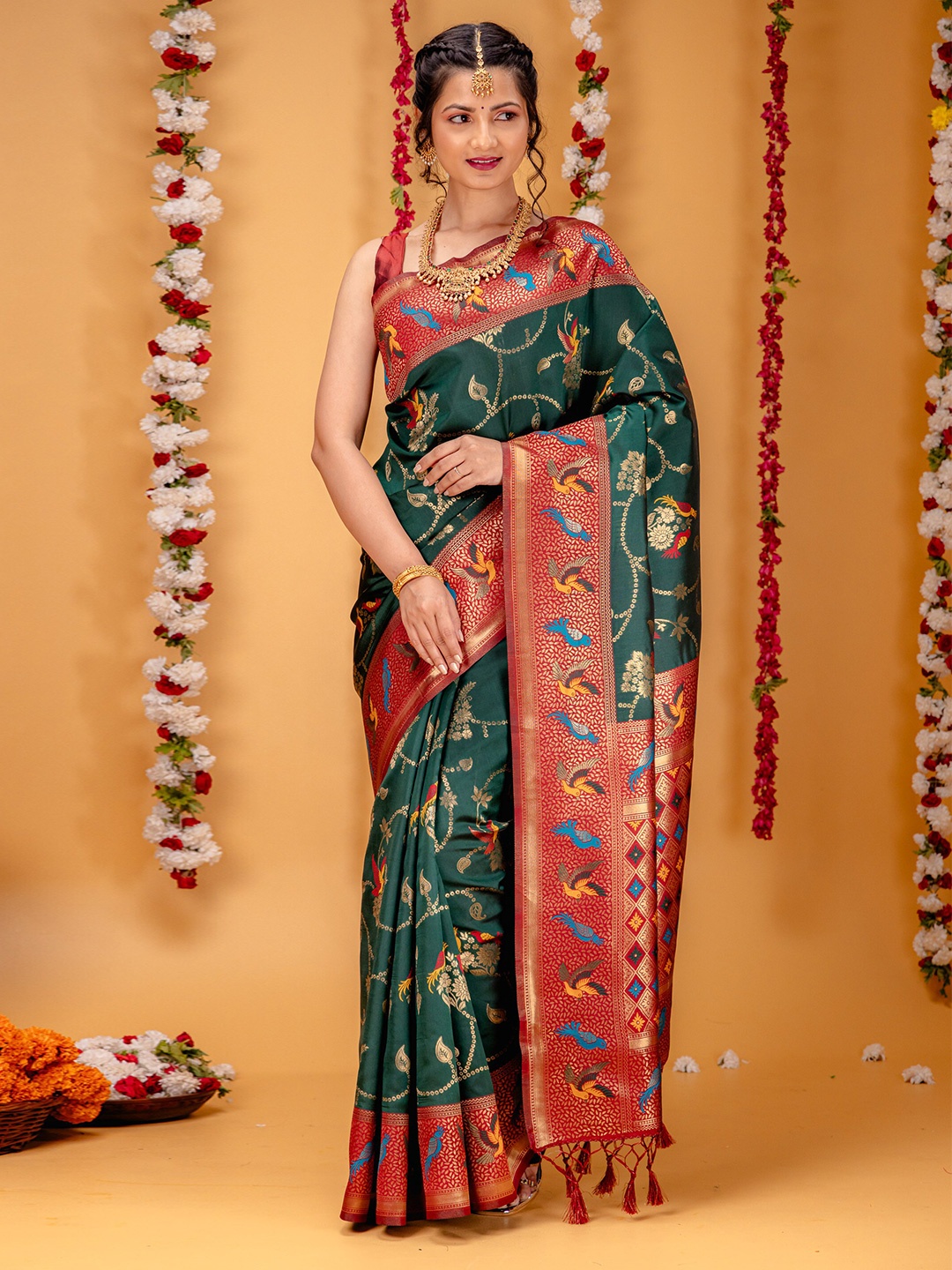 

MIMOSA Floral Woven Design Zari Art Silk Kanjeevaram Saree, Green