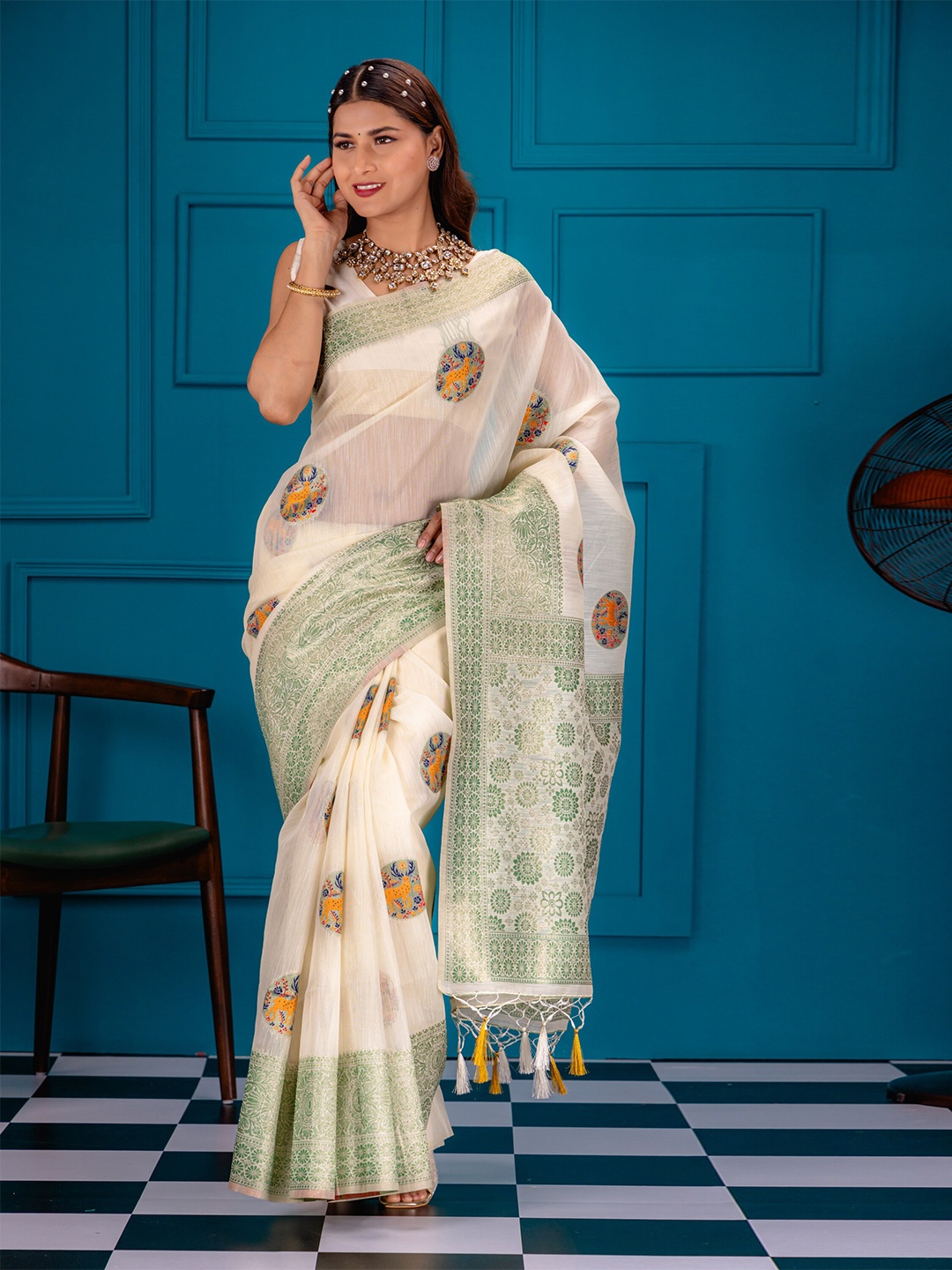 

MIMOSA Ethnic Woven Design Zari Art Silk Banarasi Saree, Off white