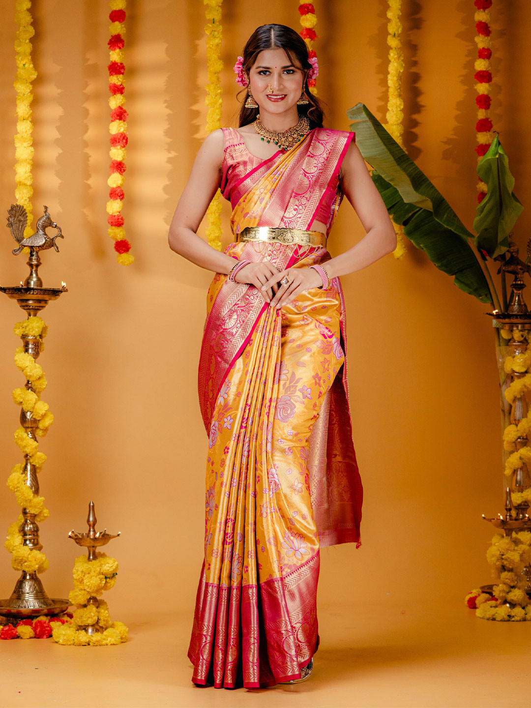 

MIMOSA Woven Design Zari Art Silk Kanjeevaram Saree, Gold