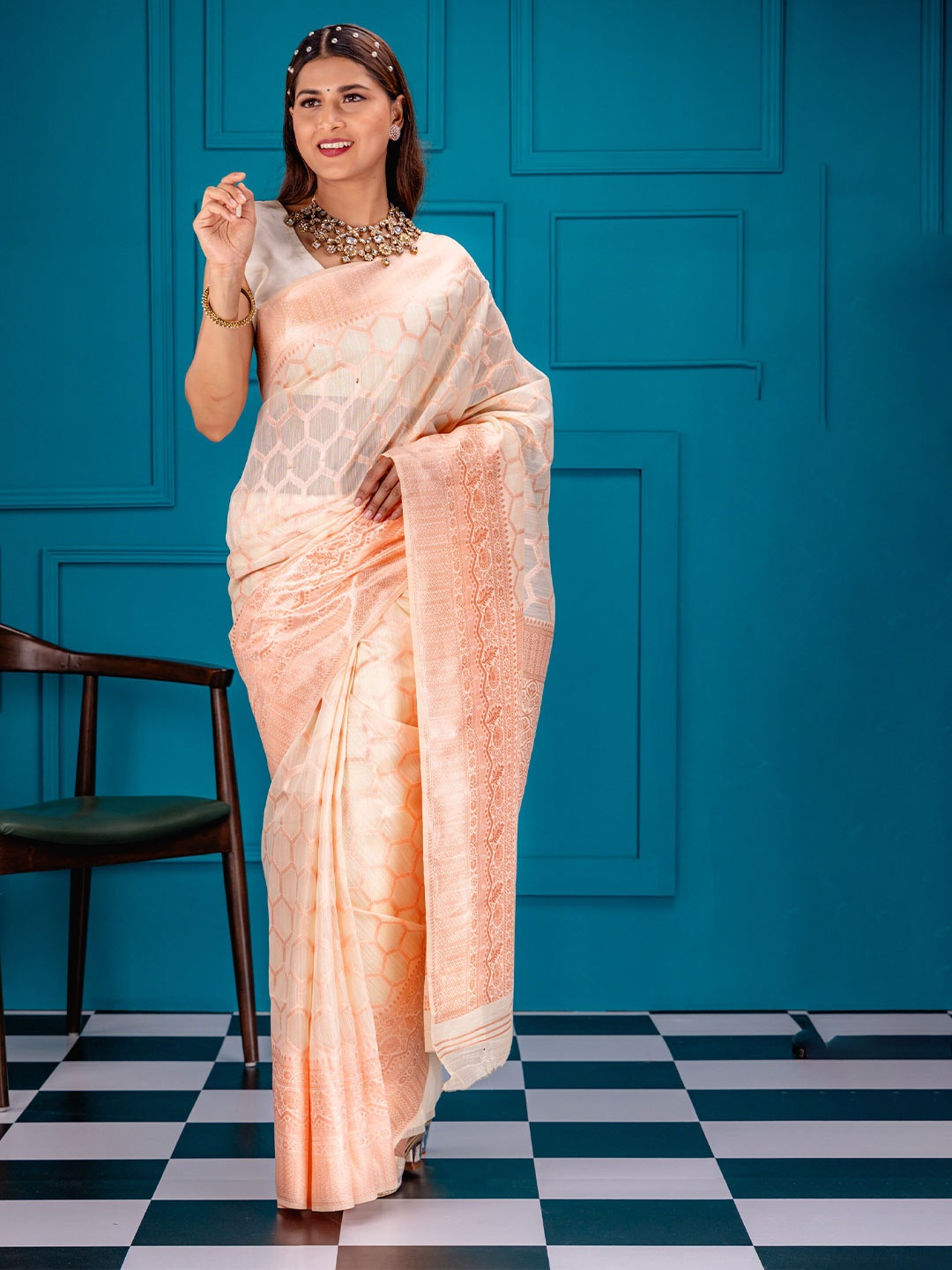 

MIMOSA Ethnic Motifs Woven Design Zari Art Silk Banarasi Saree, Off white