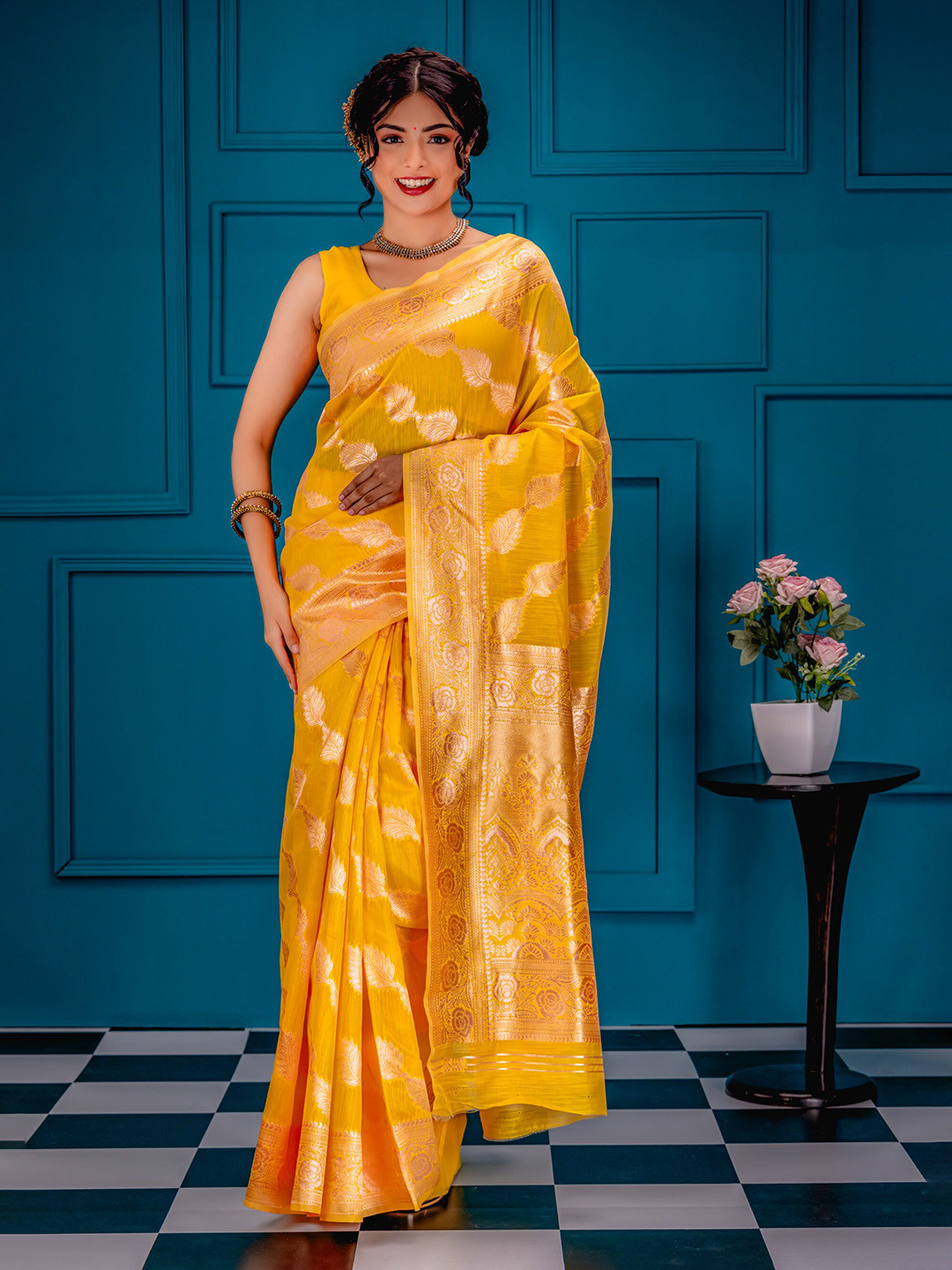 

MIMOSA Ethnic Motifs Woven Design Zari Banarasi Saree, Gold