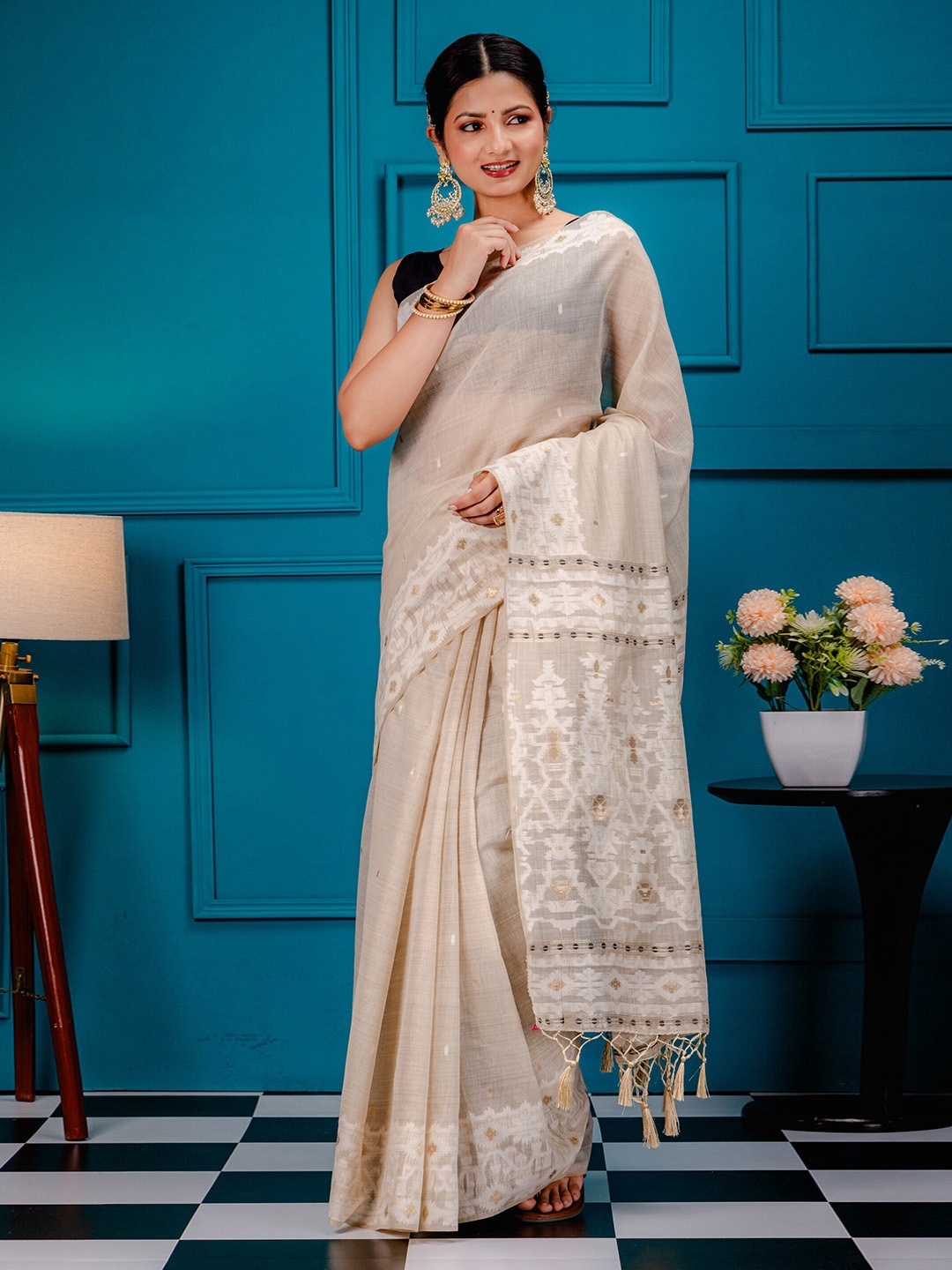 

MIMOSA Woven Design Zari Art Silk Banarasi Saree, Black