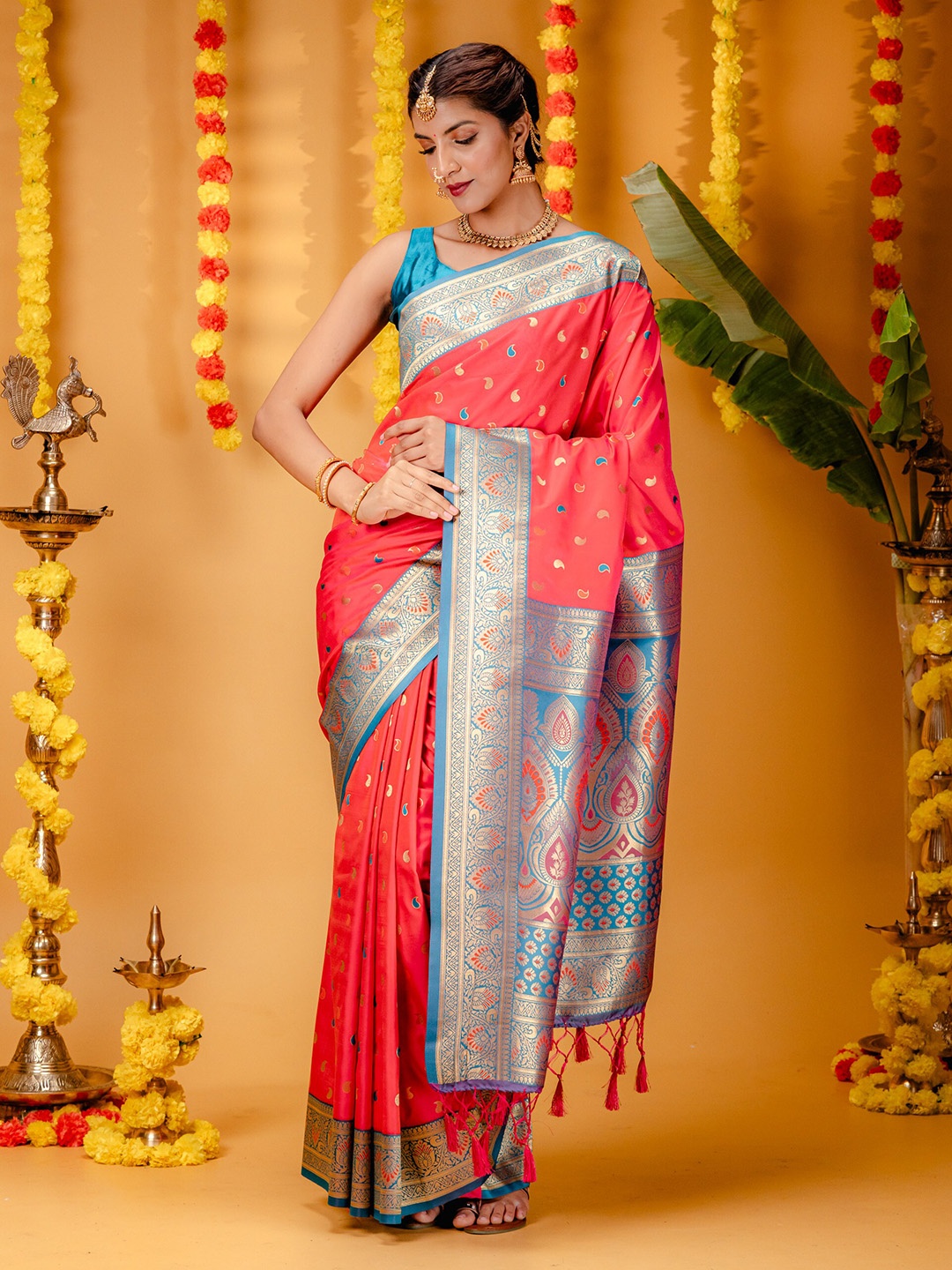 

MIMOSA Ethnic Motifs Woven Design Zari Kanjeevaram Saree, Pink