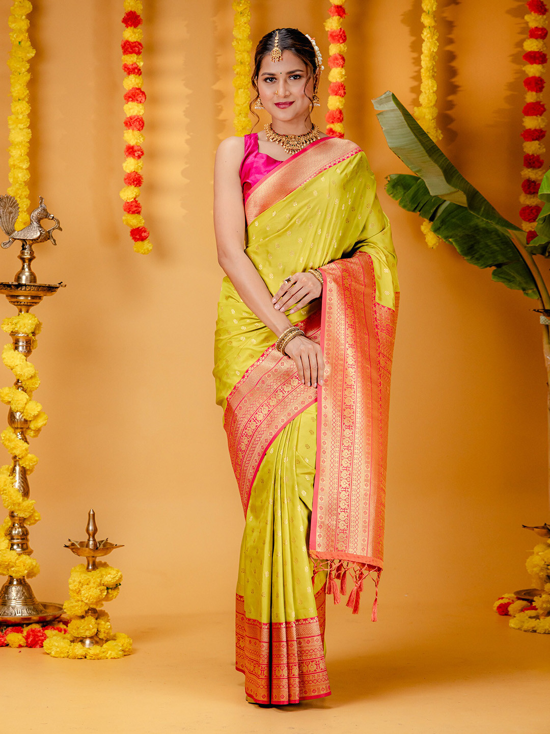 

MIMOSA Ethnic Woven Design Zari Art Silk Kanjeevaram Saree, Lime green