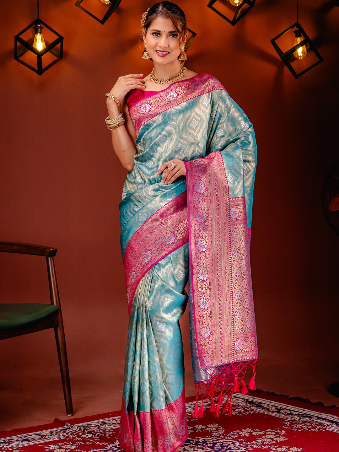 

MIMOSA Ethnic Motifs Woven Design Zari Kanjeevaram Saree, Turquoise blue