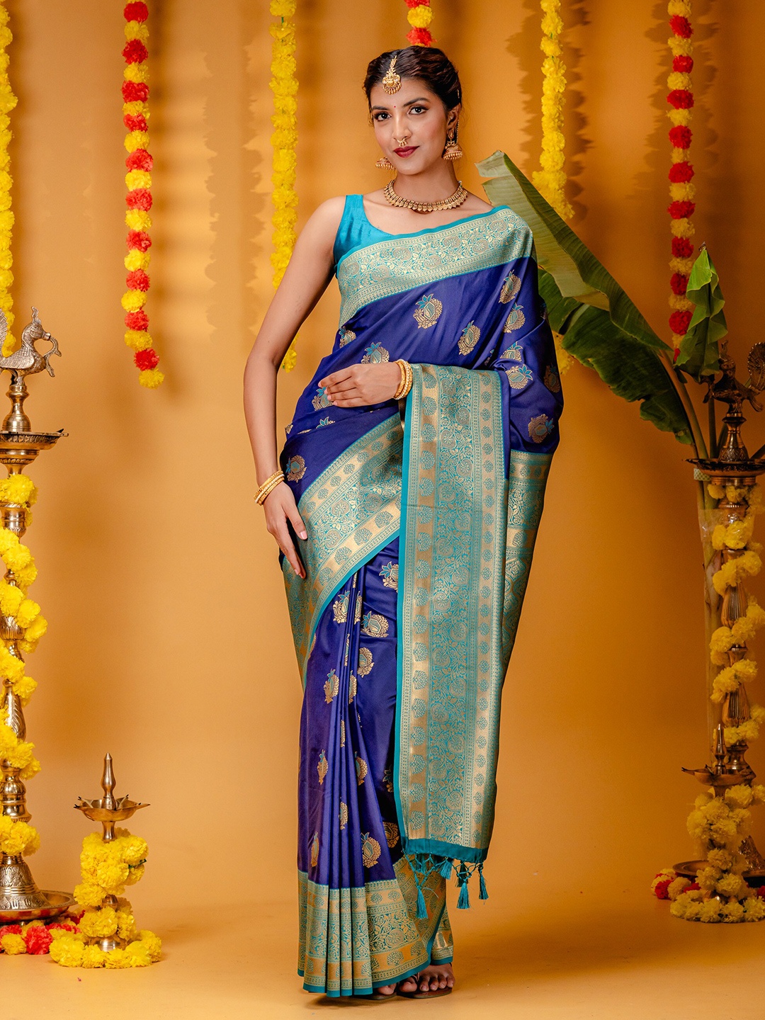 

MIMOSA Ethnic Motifs Woven Design Zari Kanjeevaram Saree, Navy blue