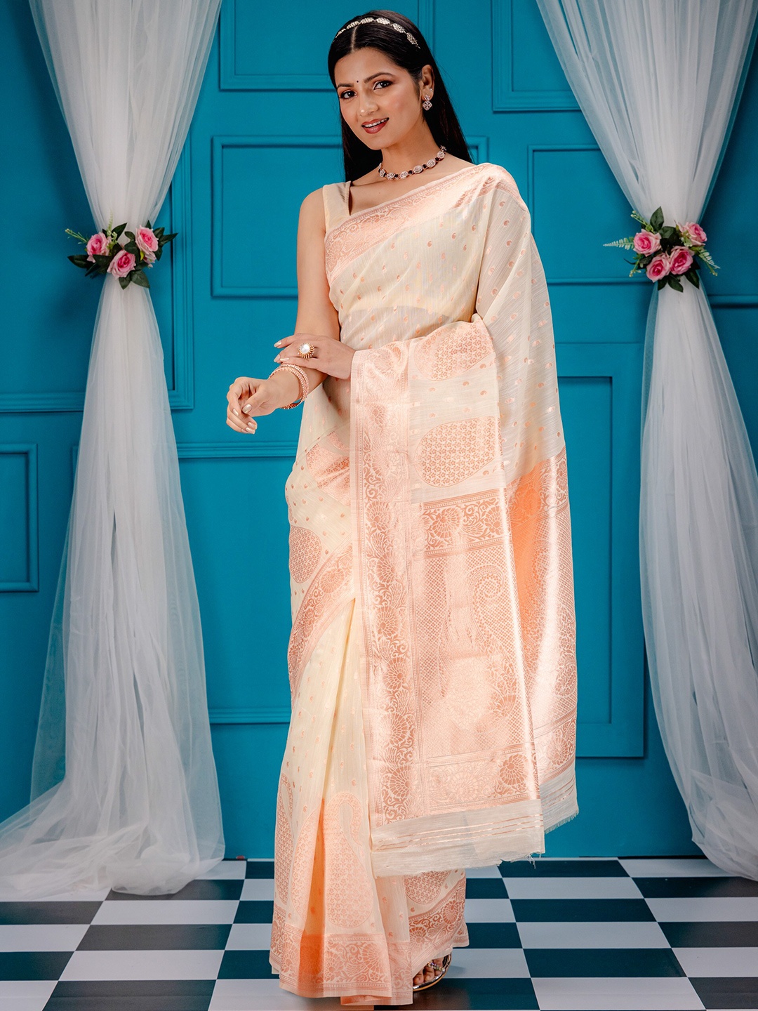 

MIMOSA Woven Design Zari Art Silk Banarasi Saree, Off white