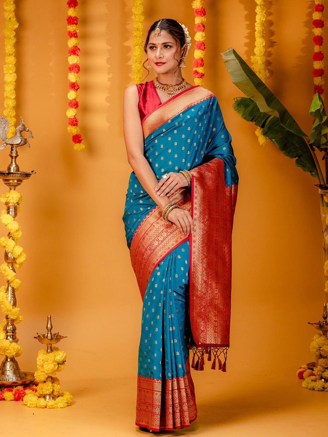 

MIMOSA Floral Woven Design Zari Art Silk Kanjeevaram Saree, Blue