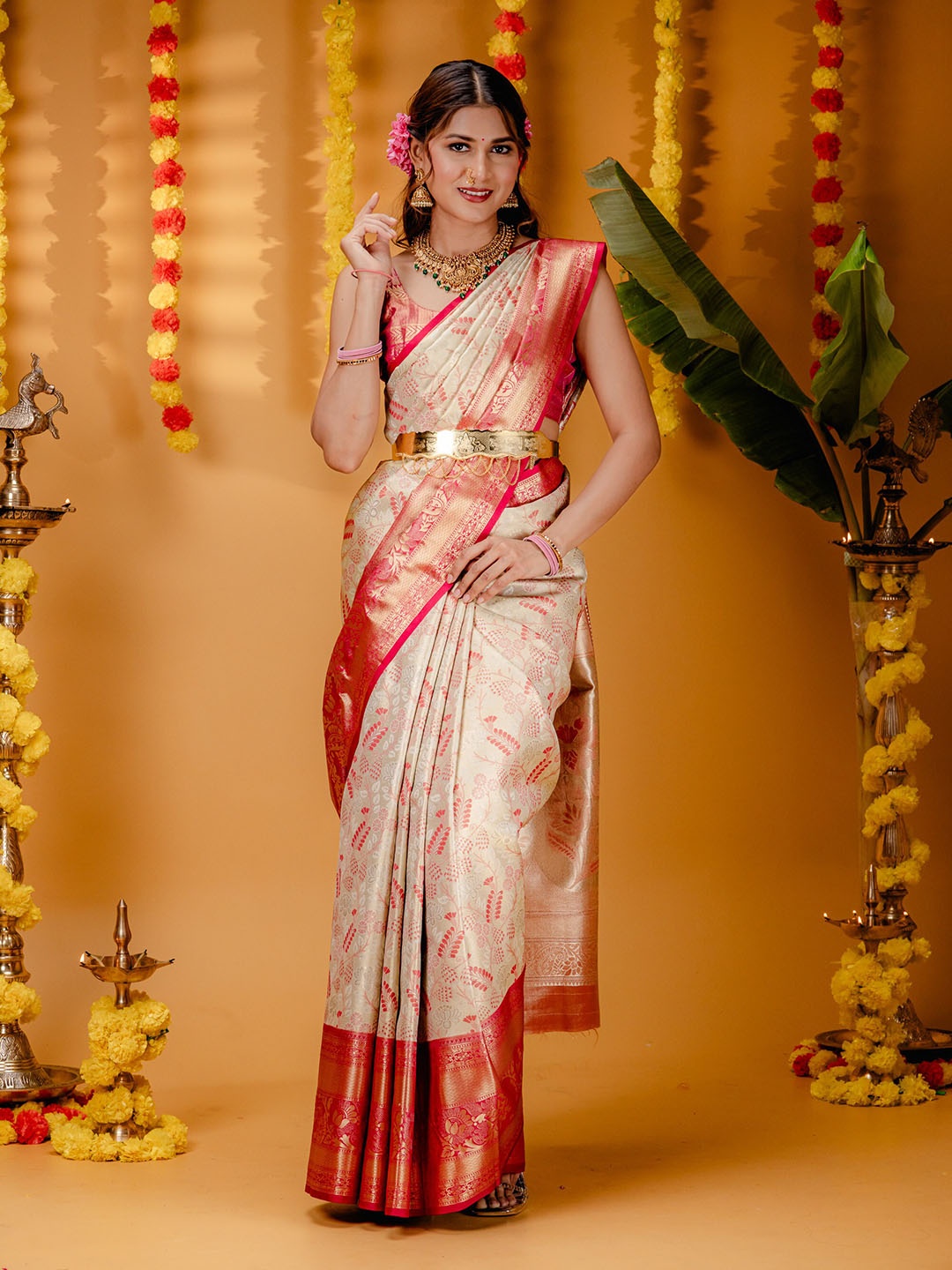 

MIMOSA Ethnic Motifs Woven Design Zari Kanjeevaram Saree, Off white