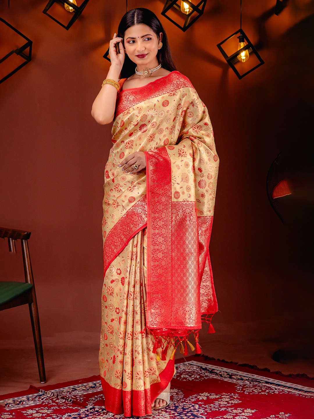 

MIMOSA Ethnic Motifs Woven Design Zari Kanjeevaram Saree, Yellow