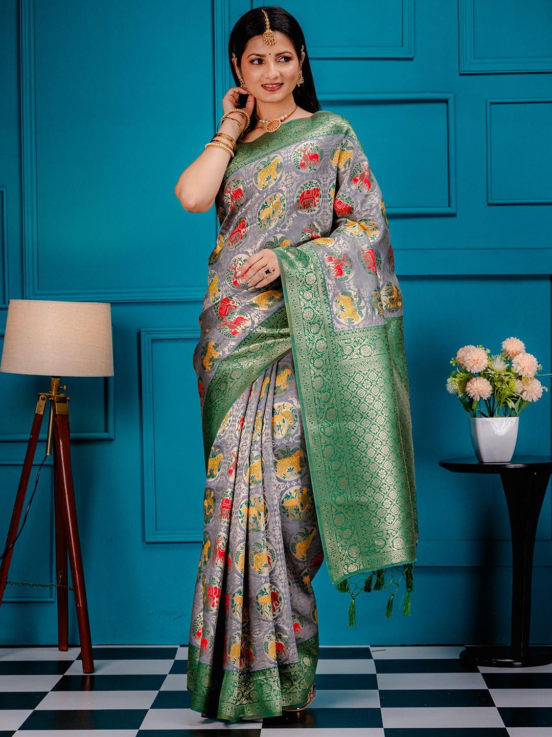 

MIMOSA Ethnic Motifs Zari Art Silk Patola Saree, Grey