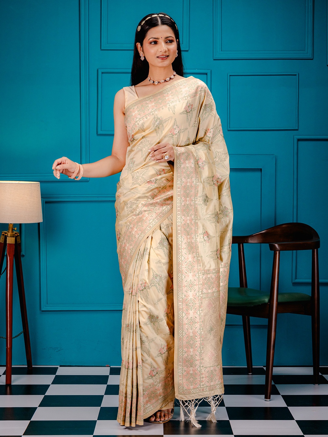 

MIMOSA Ethnic Motifs Art Silk Kanjeevaram Saree, Beige