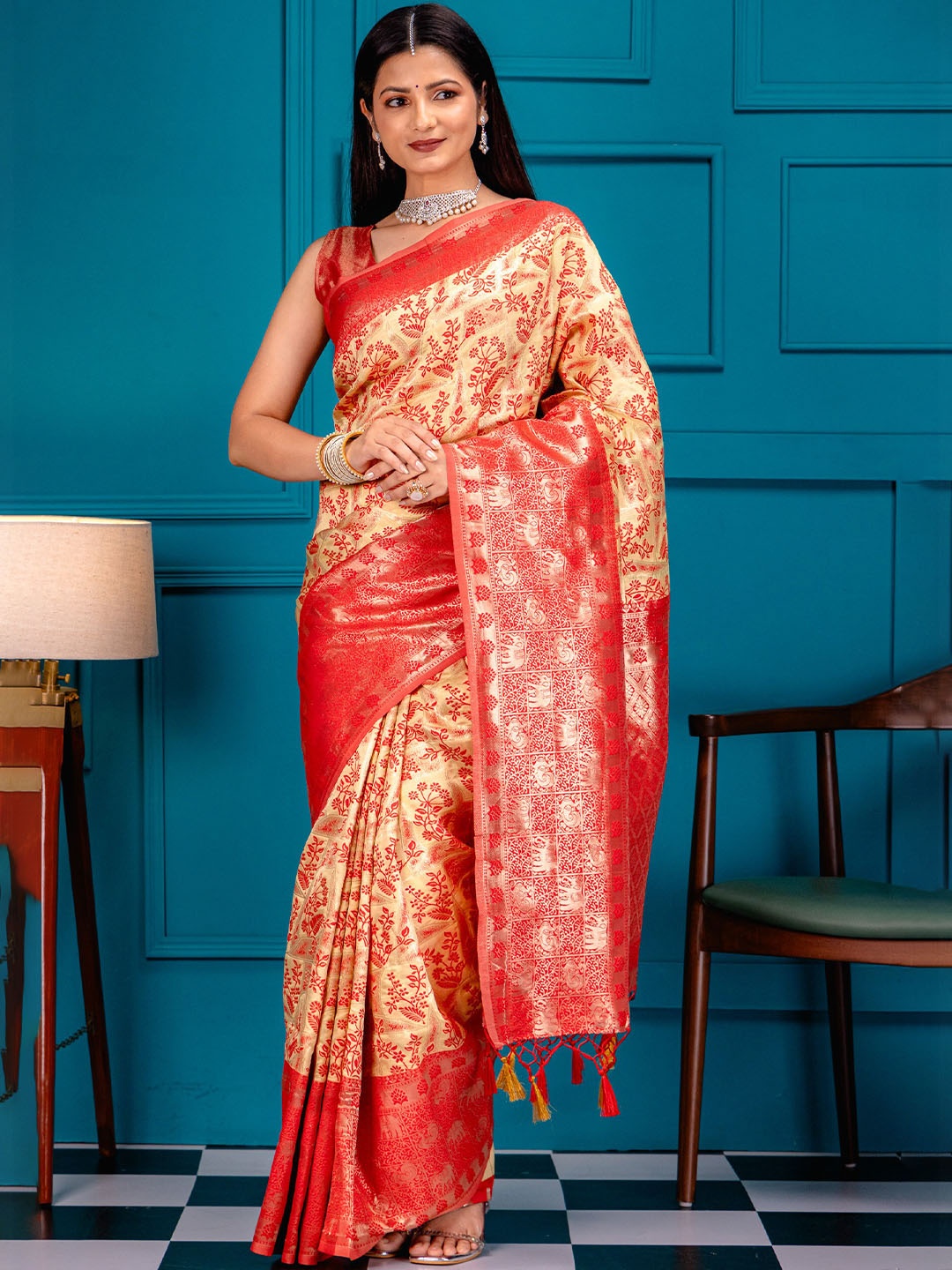 

MIMOSA Floral Woven Design Zari Art Silk Banarasi Saree, Gold