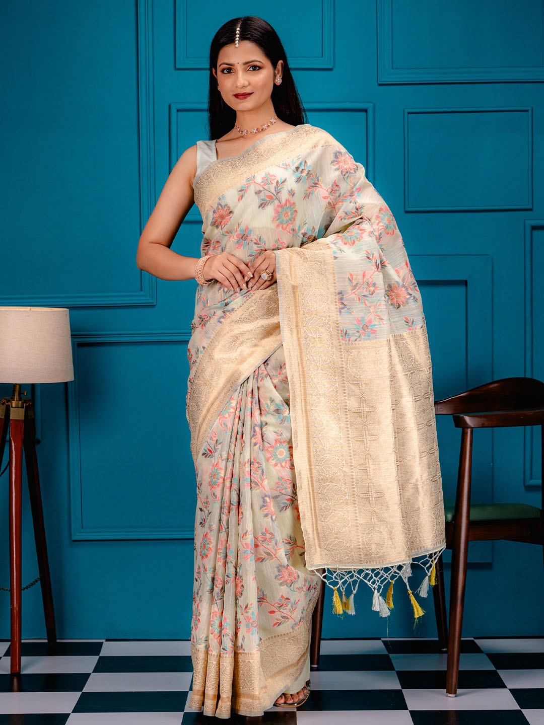 

MIMOSA Ethnic Motifs Woven Design Zari Banarasi Saree, Cream