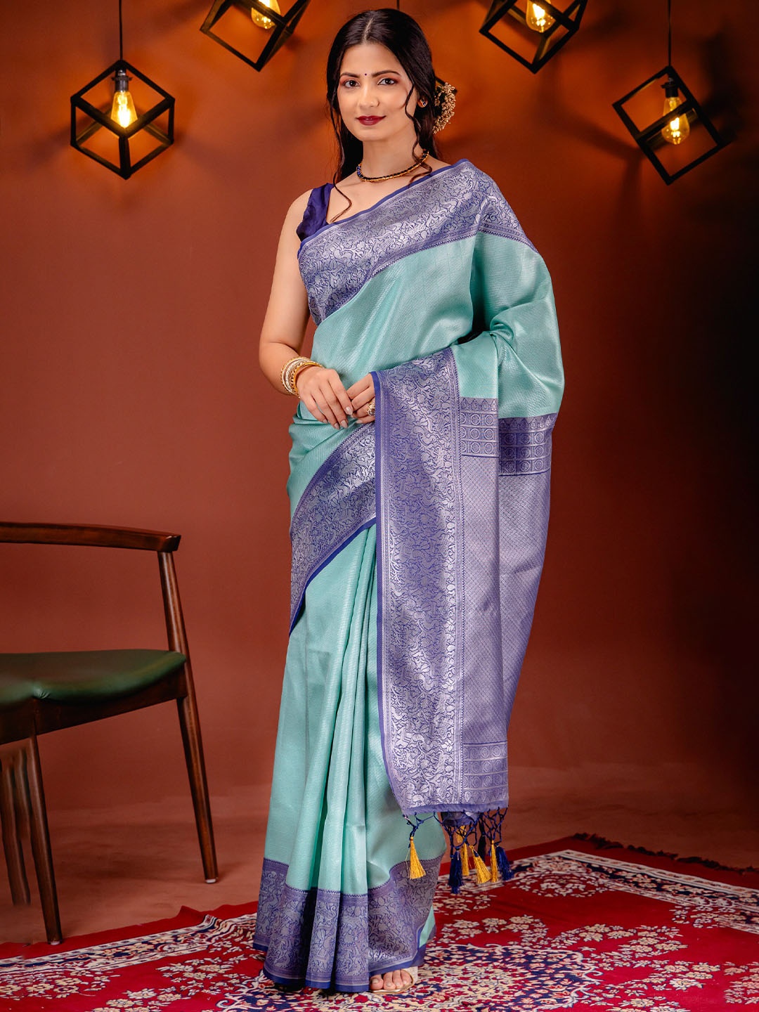 

MIMOSA Floral Woven Design Zari Art Silk Kanjeevaram Saree, Sea green