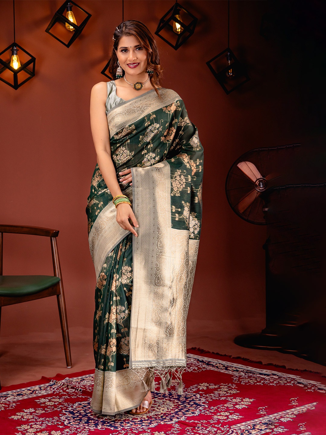 

MIMOSA Ethnic Motifs Woven Design Zari Kanjeevaram Saree, Green