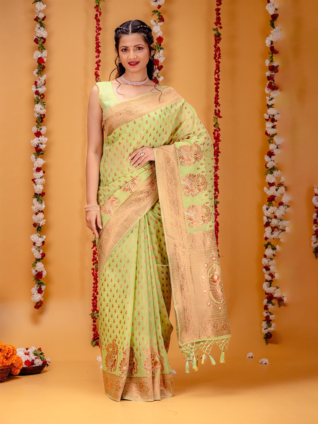 

MIMOSA Ethnic Motifs Woven Design Zari Banarasi Saree, Lime green