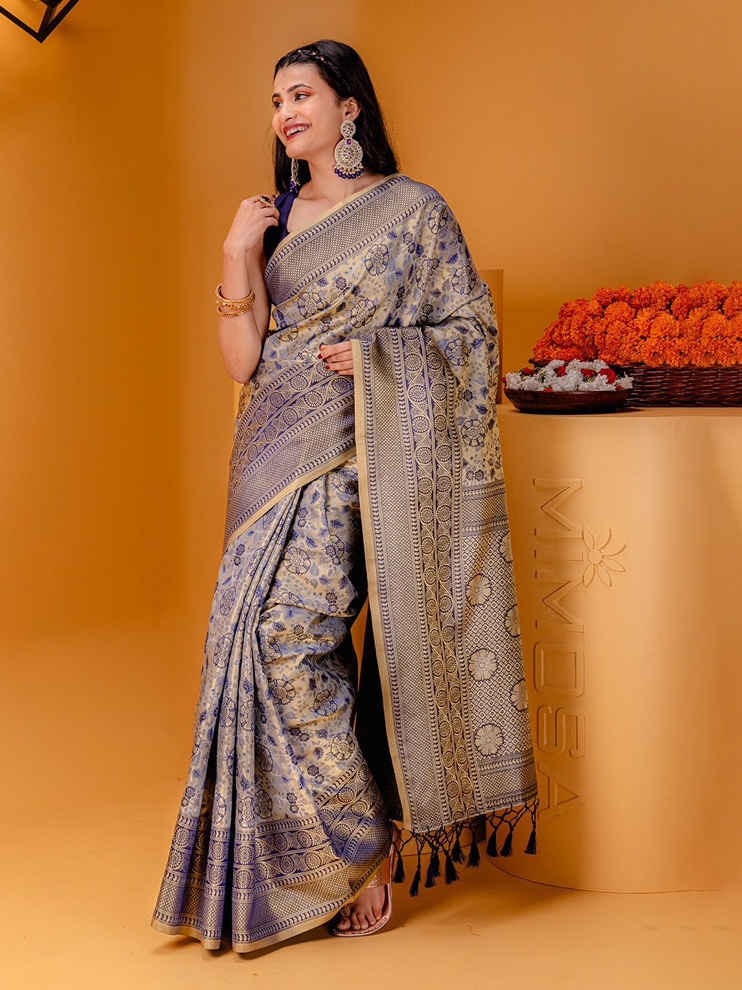 

MIMOSA Floral oven Design Zari Art Silk Kanjeevaram Saree, Grey